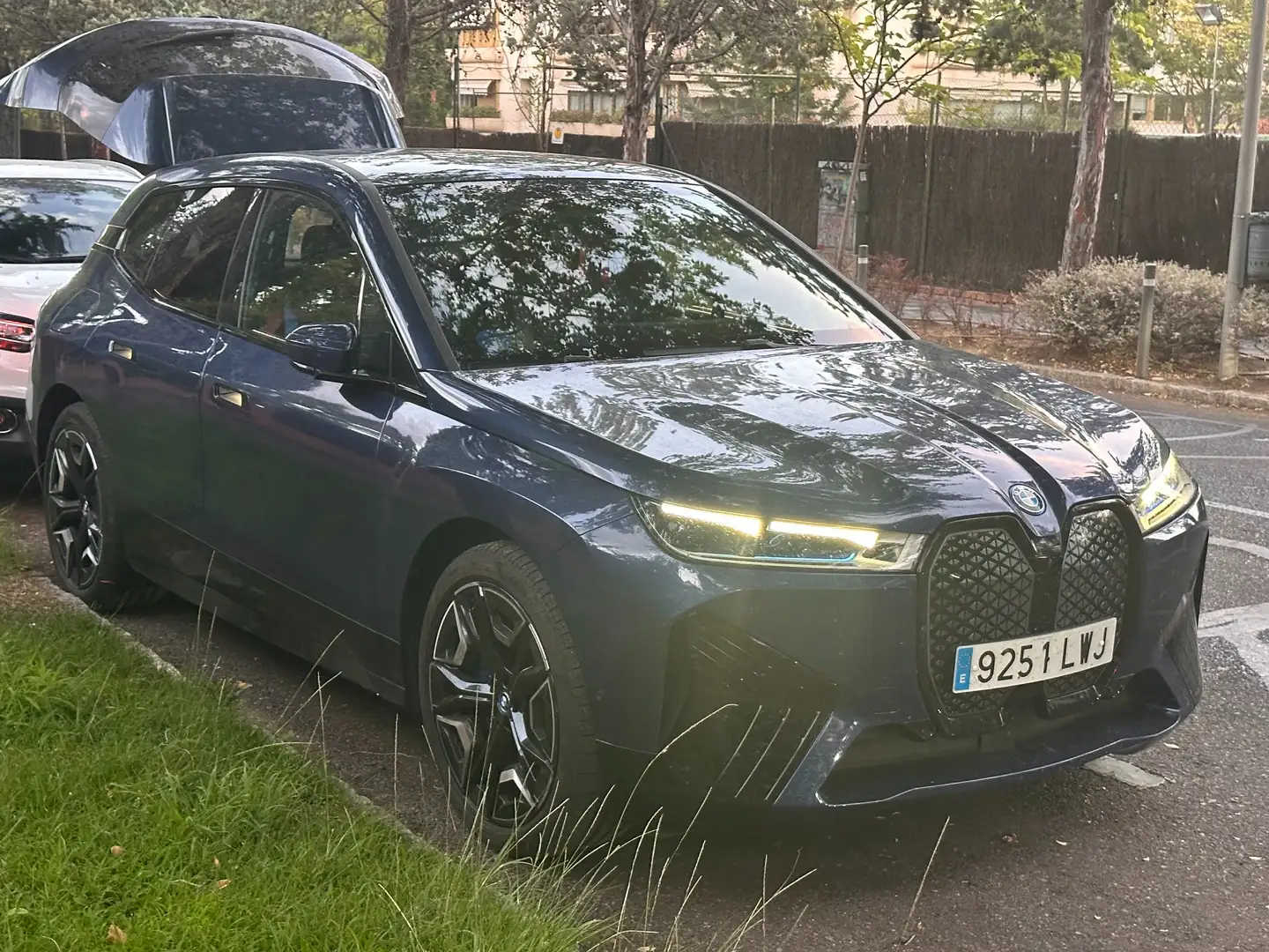 BMW iX iX xDrive 50 Bleu - 1