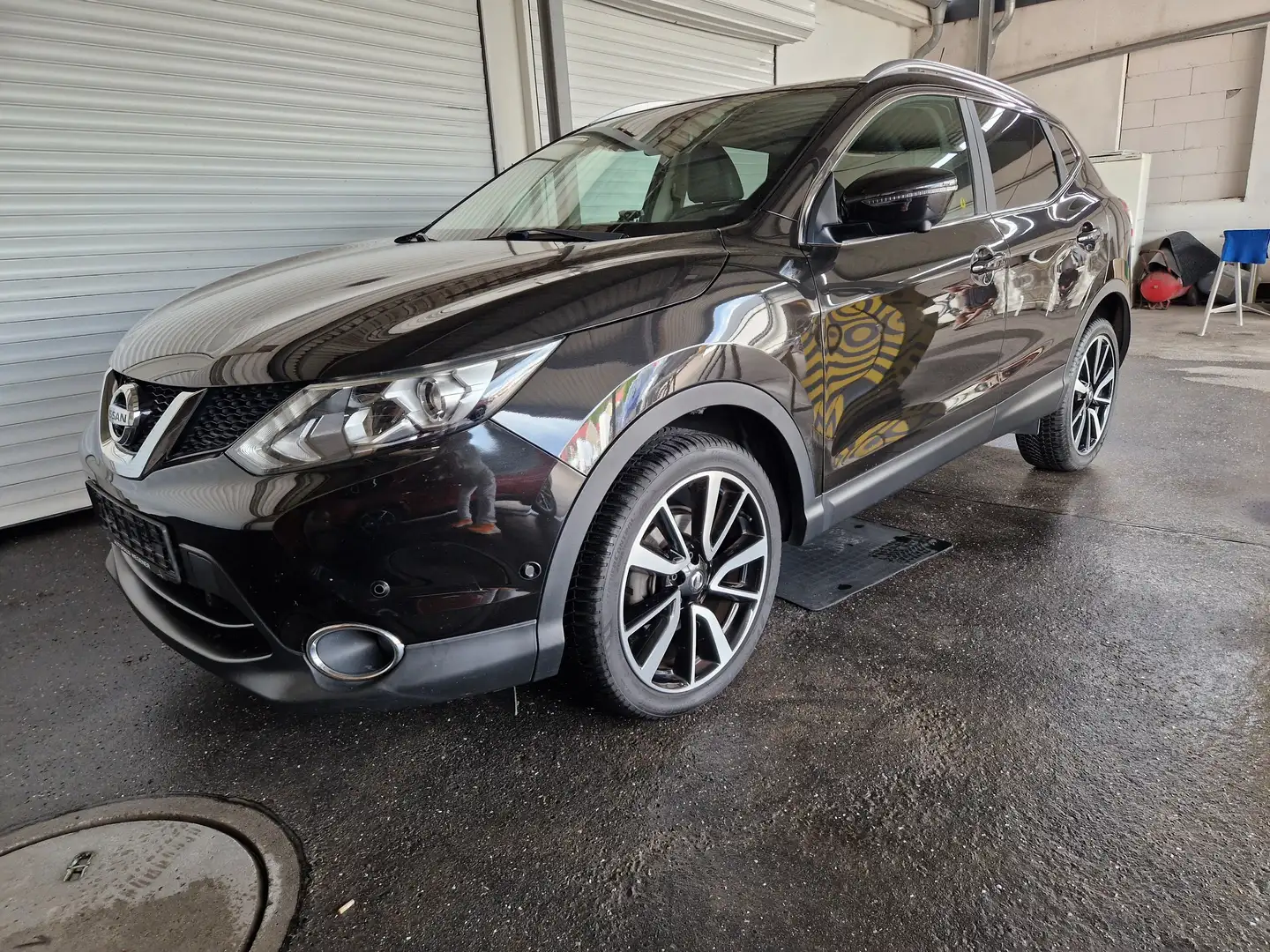 Nissan Qashqai 1.2 DIG-T Tekna Xtronic Dach Leder 360 Standhzg.! Schwarz - 1