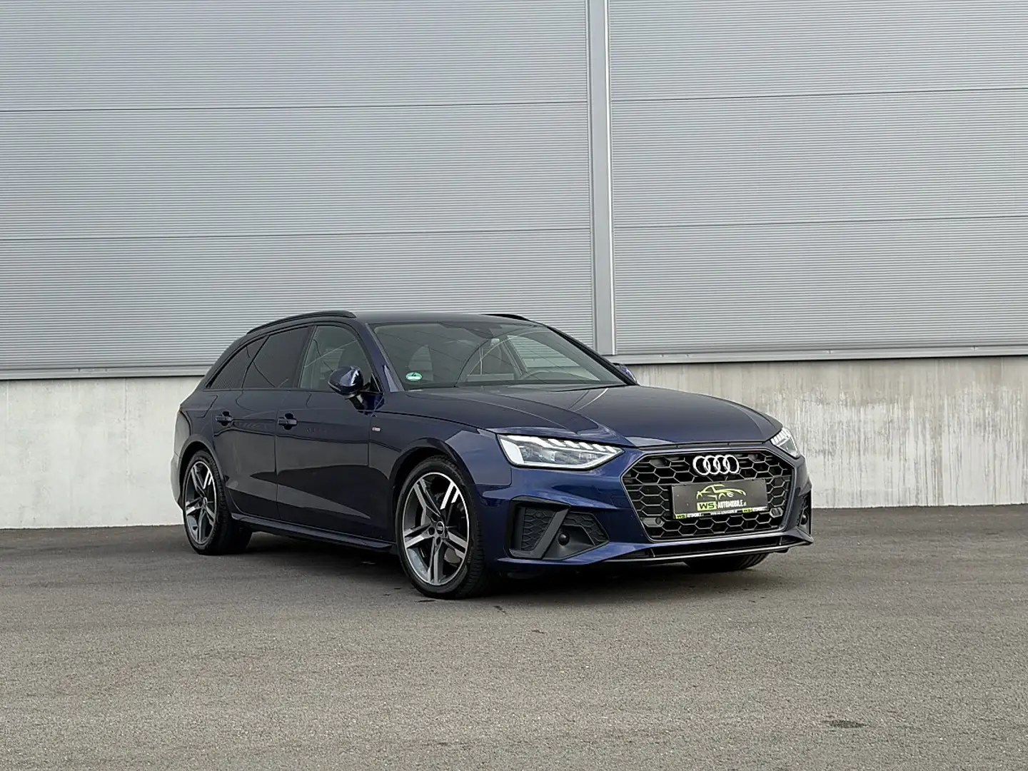 Audi A4 40 TDI S-line S-tronic Blau - 2