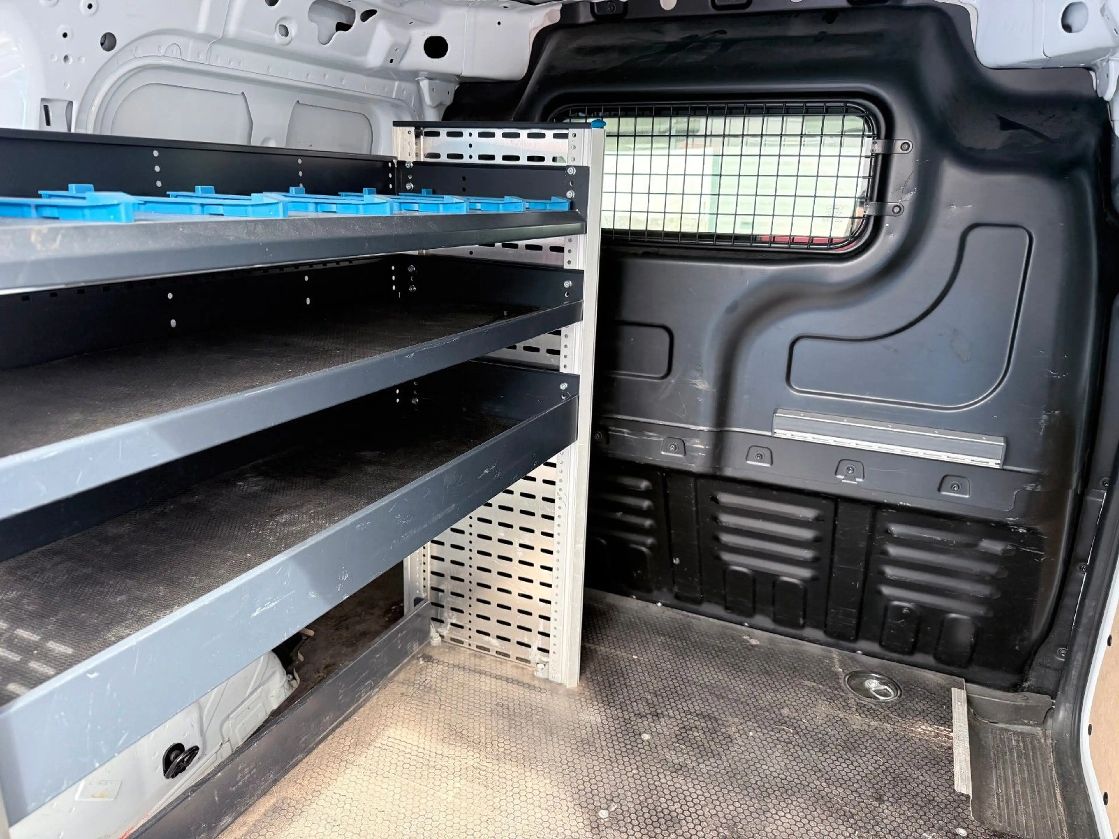 Ford Transit Courier Trend 1Hd 71tkm — photo 3