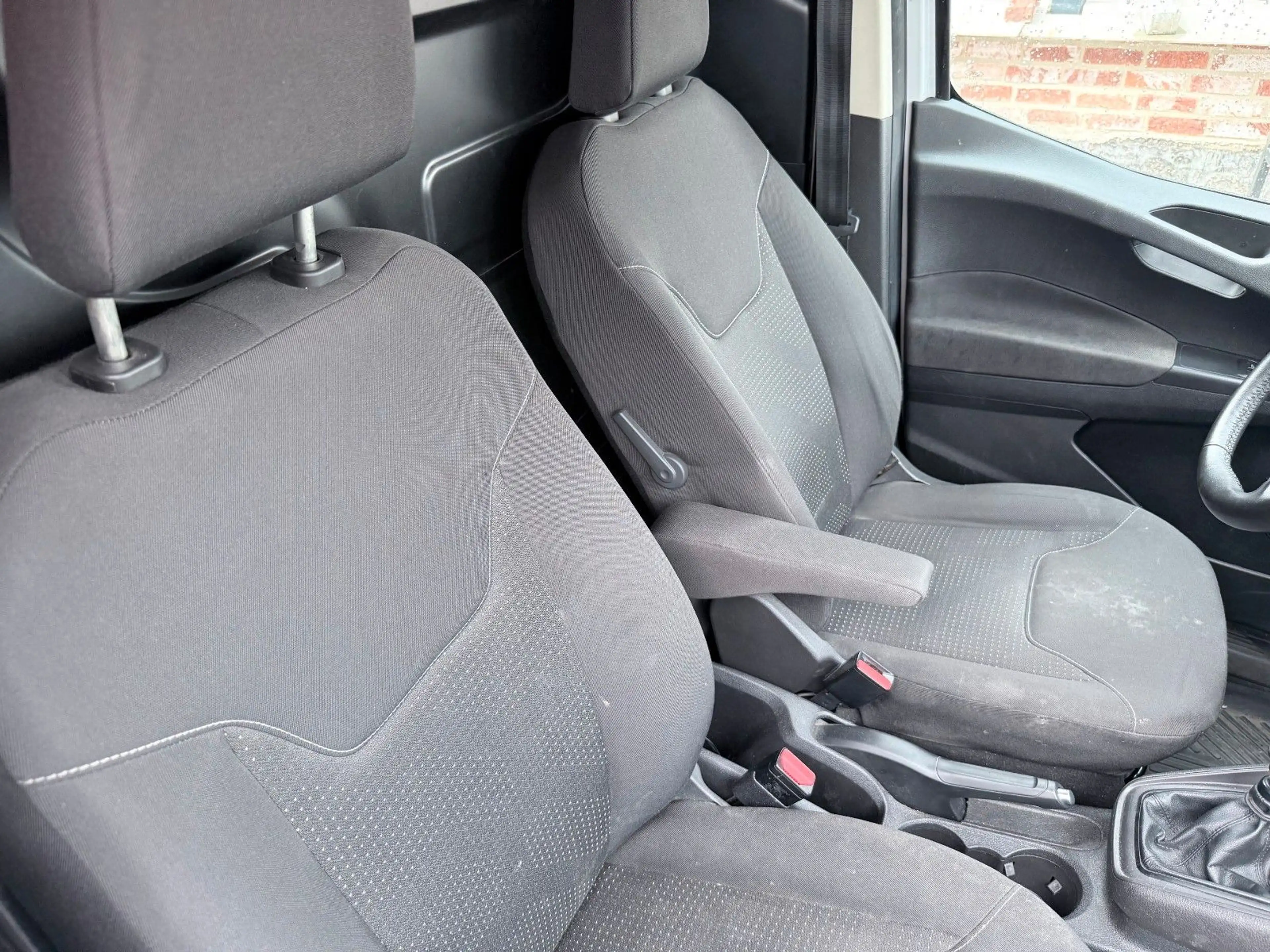 Ford Transit Courier Trend 1Hd 71tkm — photo 2
