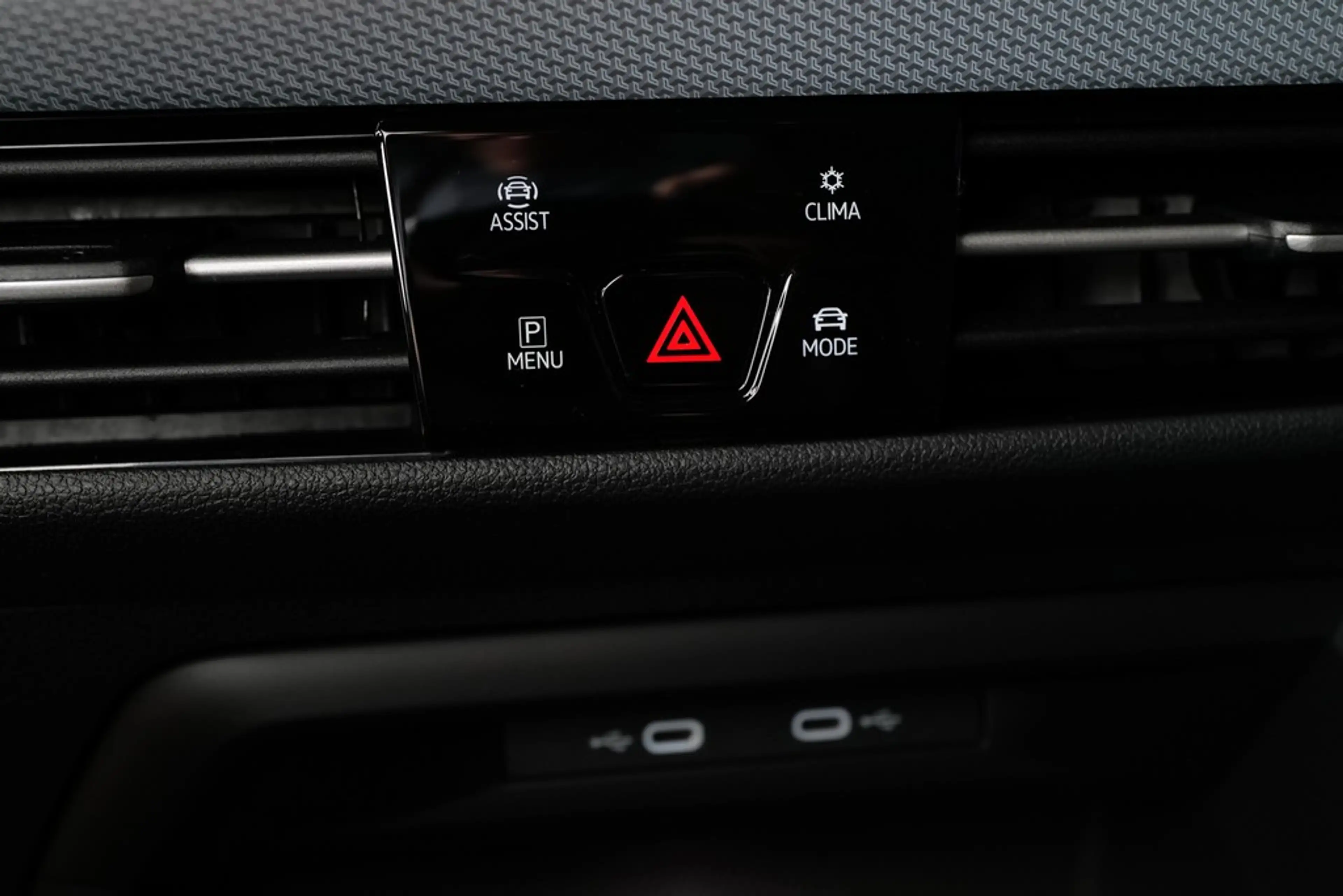 Volkswagen Golf Variant 2.0TDI DSG Energy AHK DCC Pano HKardon Rkam Navi — photo 10