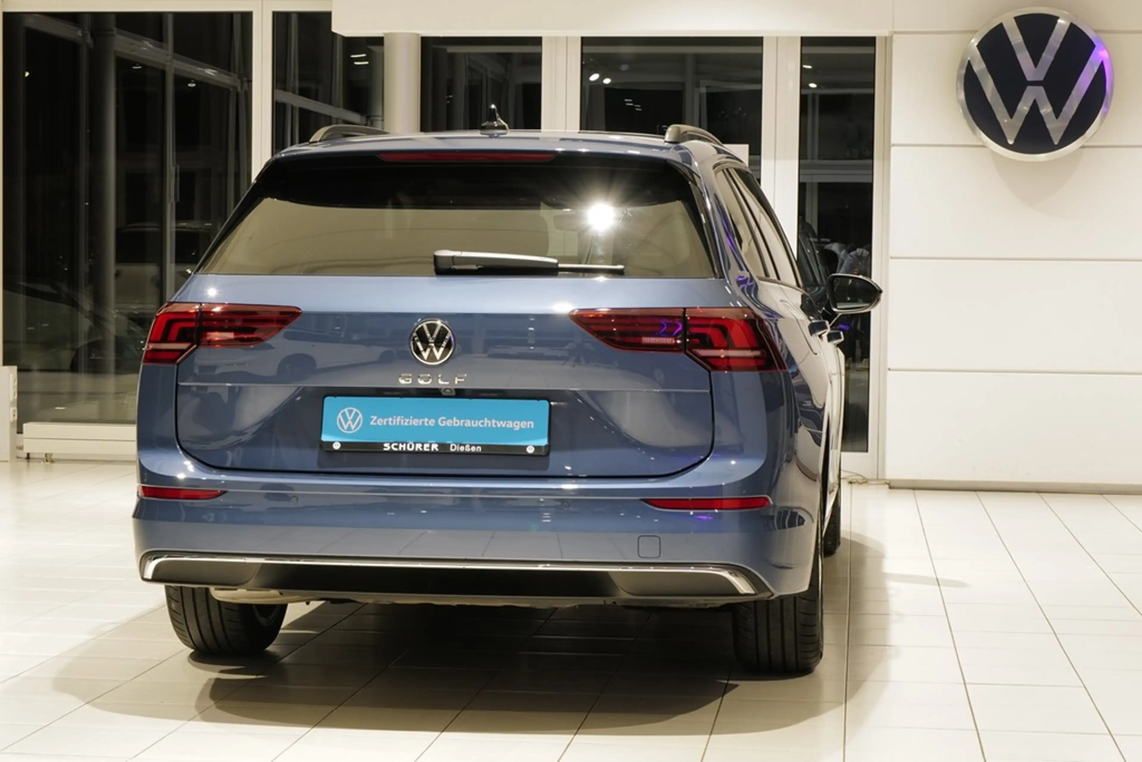 Volkswagen Golf Variant 2.0TDI DSG Energy AHK DCC Pano HKardon Rkam Navi — photo 5