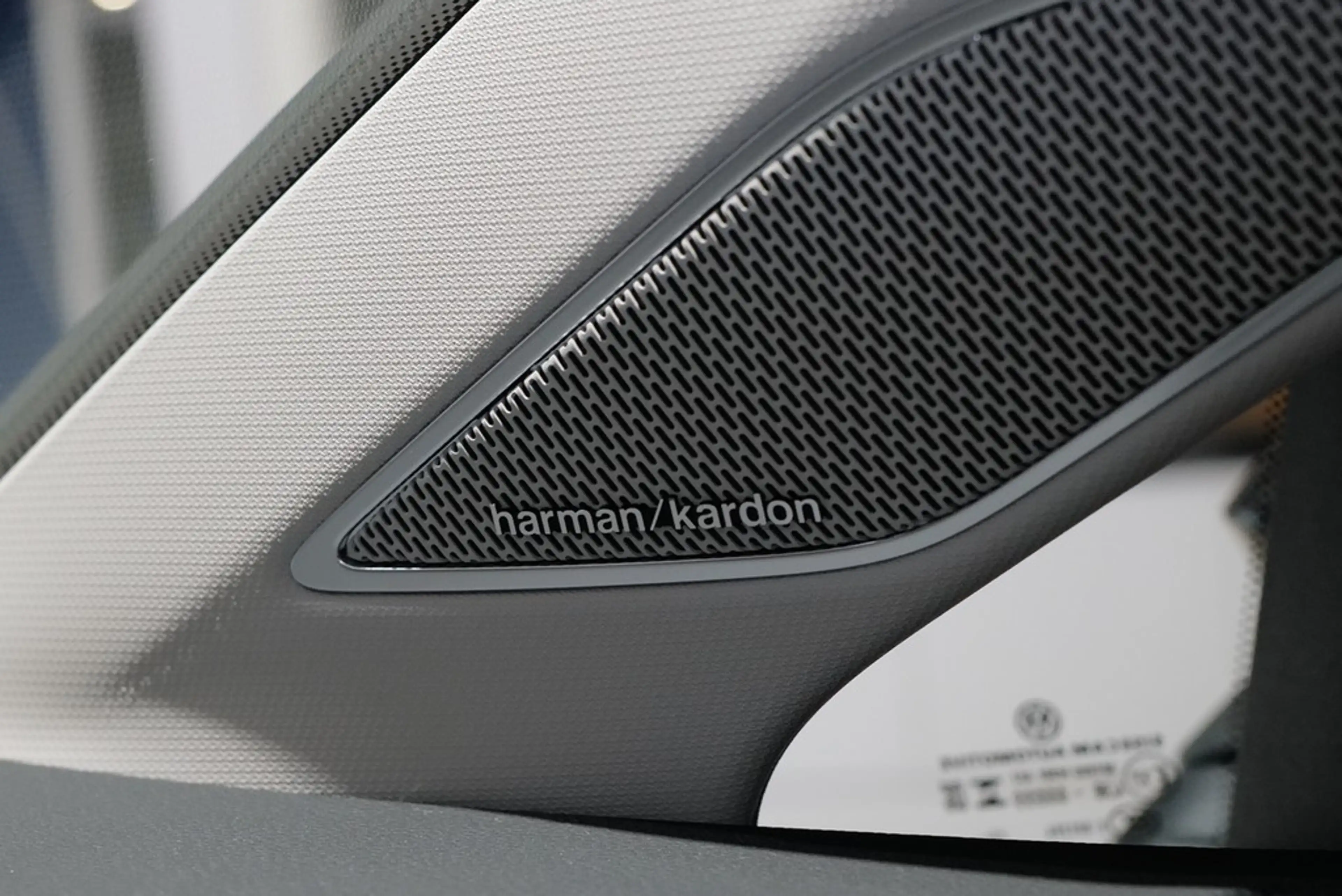 Volkswagen Golf Variant 2.0TDI DSG Energy AHK DCC Pano HKardon Rkam Navi — photo 15