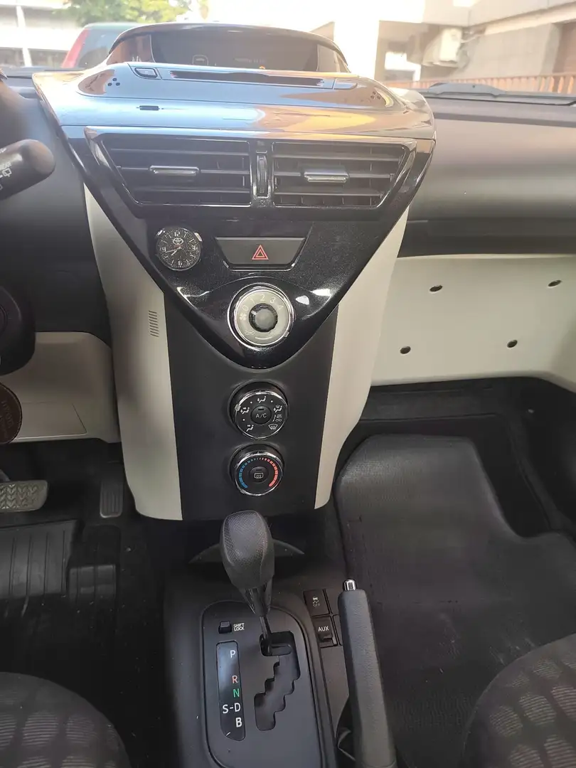 Toyota iQ 1.0 cvt (multidrive) E5 - 1