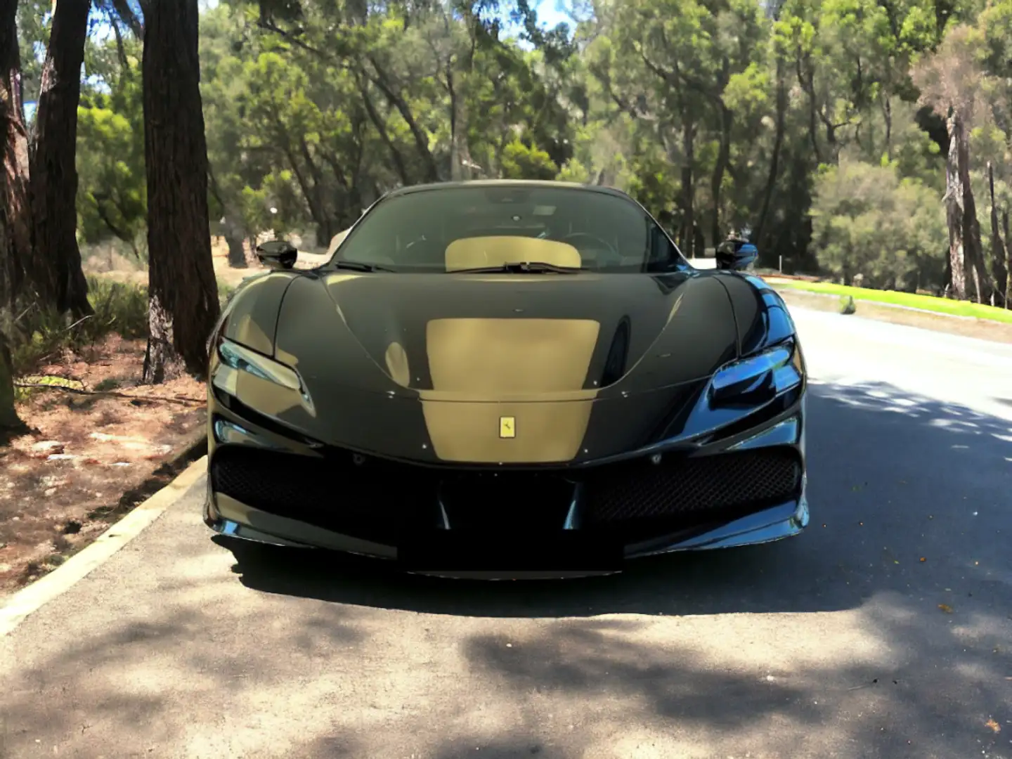 Ferrari SF90 Stradale Negro - 1