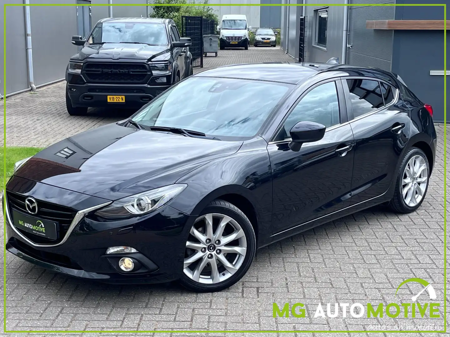 Mazda 3 2.0 GT-M | Navi | Leder | Head up | Keyless | NL a Negro - 2