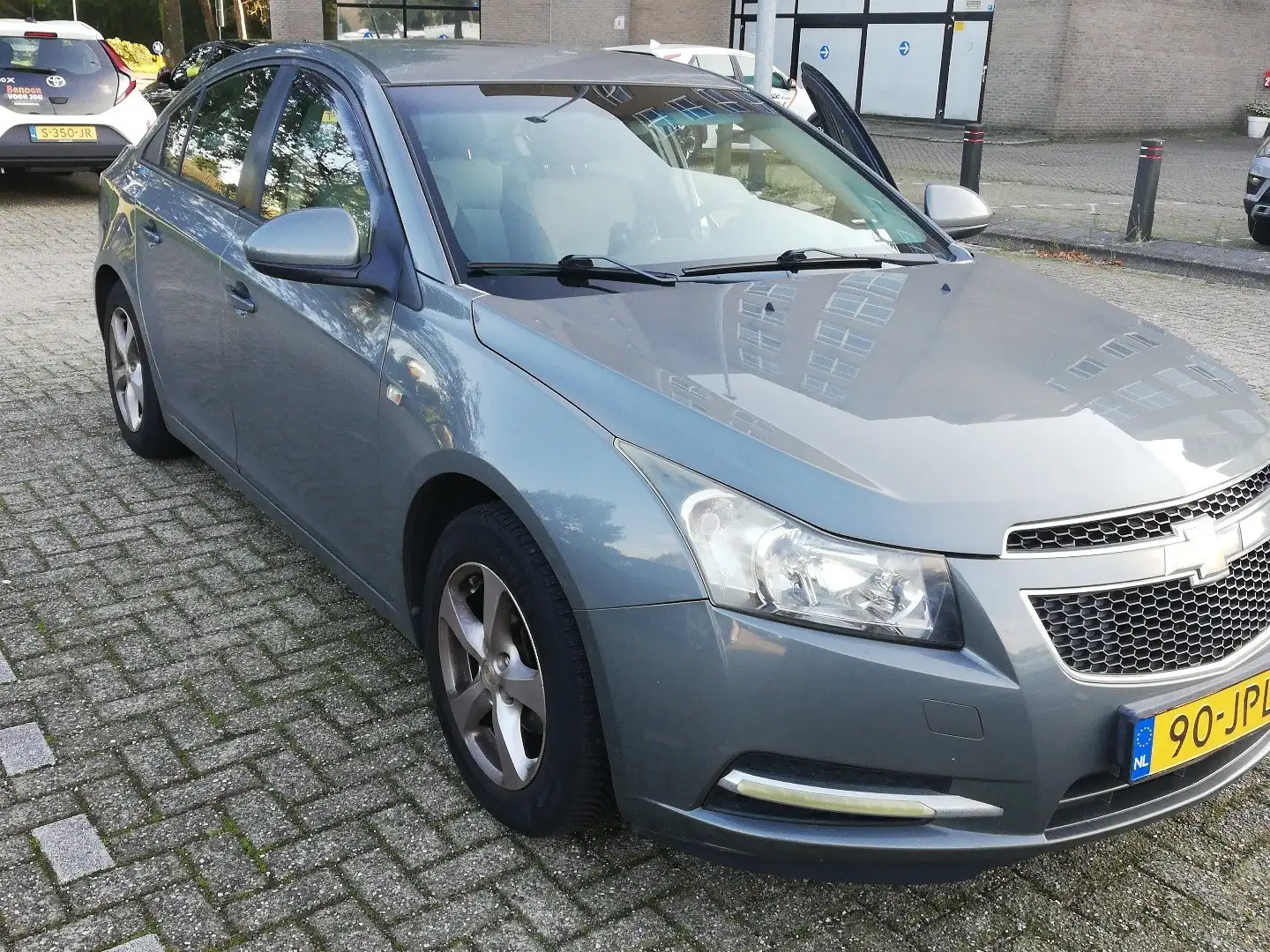 Chevrolet Cruze 1.6 LS Šedá - 1
