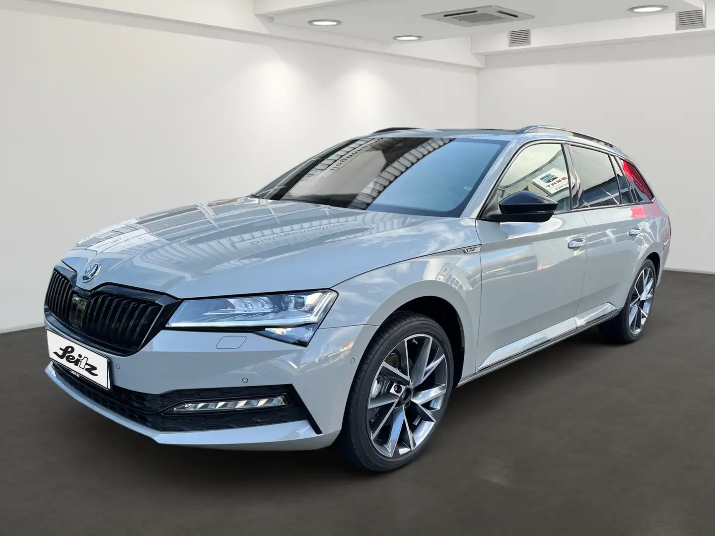 Skoda Superb Combi 2.0 TDI 4x4 Sportline *AHK*PANO*STANDH* Grau - 2