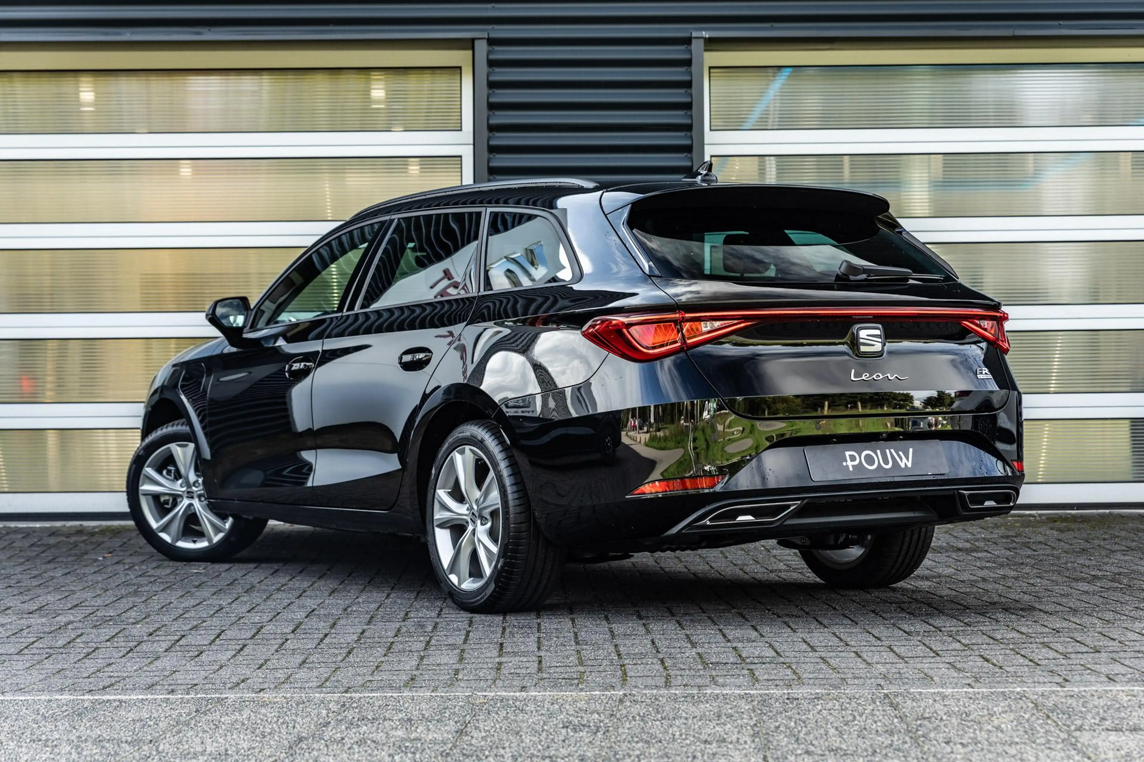 SEAT Leon e-Hybrid Sportstourer 1.5 TSI 204pk DSG FR Business | Trekh — photo 10