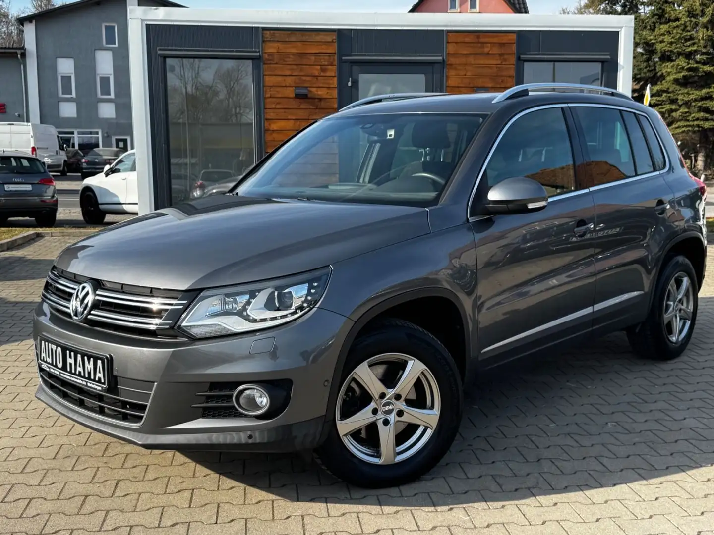 Volkswagen Tiguan 2.0 TDI S&S 4Motion DSG *NAV*KAM*AHK*DYN* Grau - 1