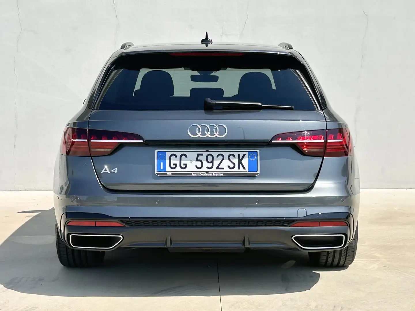 Audi A4 Avant 35 2.0 tdi mhev S Line edition 163cv s-troni Grigio - 2