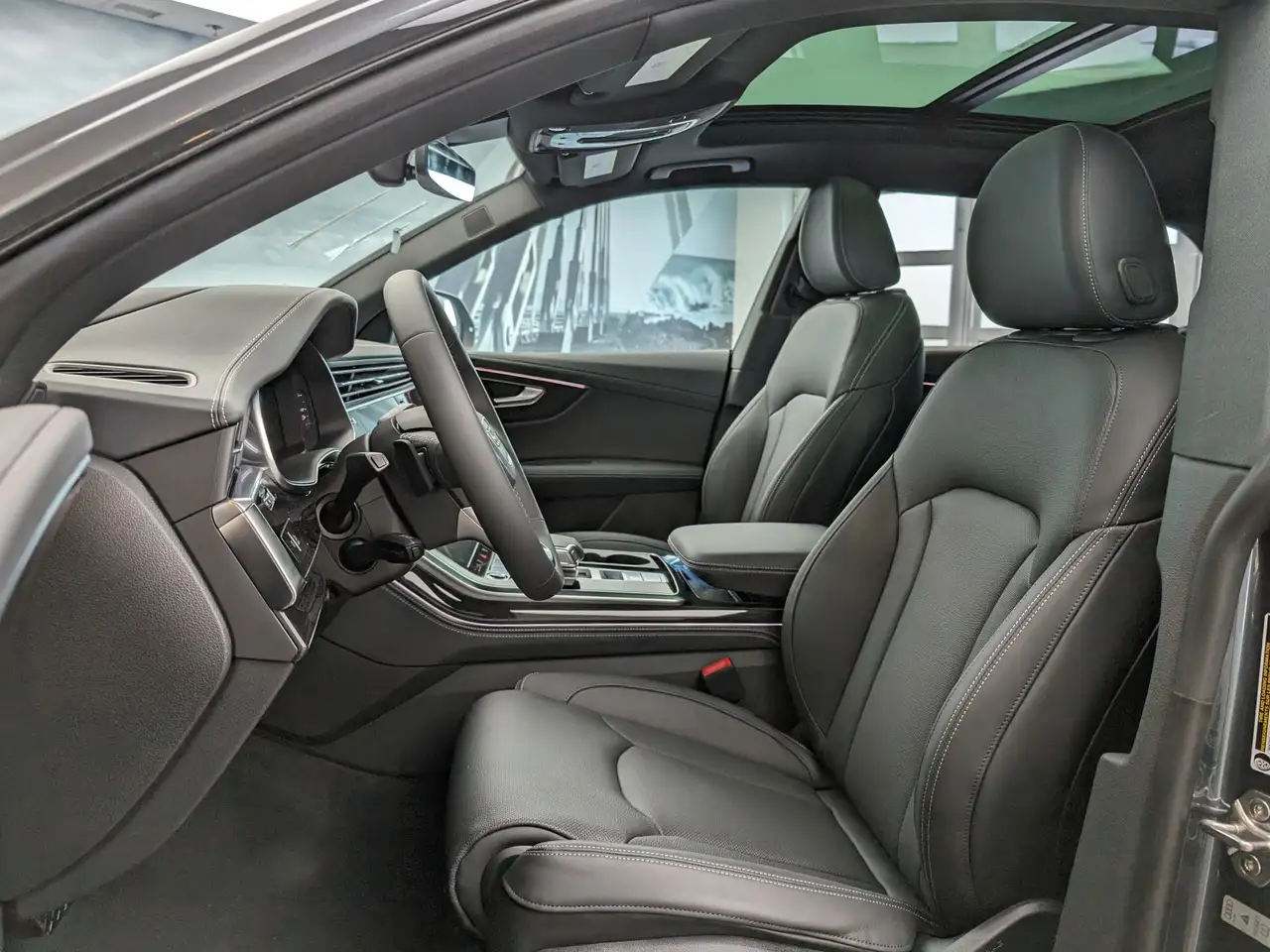 Audi Q8 снимка Audi Q8