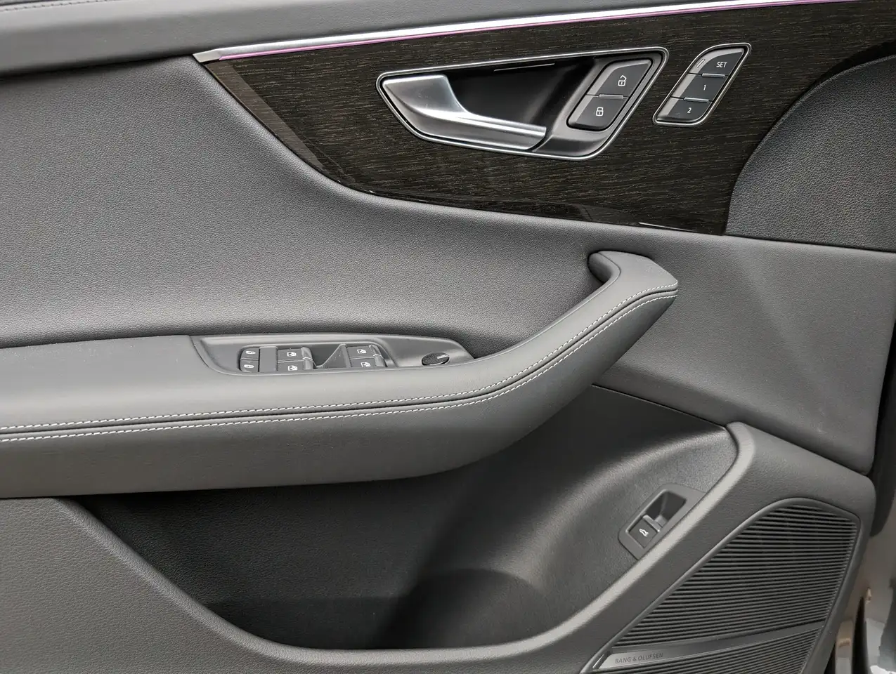 Audi Q8 снимка Audi Q8