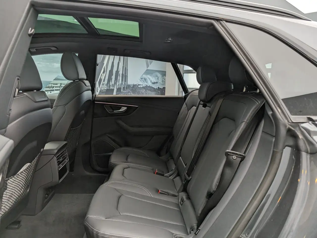 Audi Q8 снимка Audi Q8