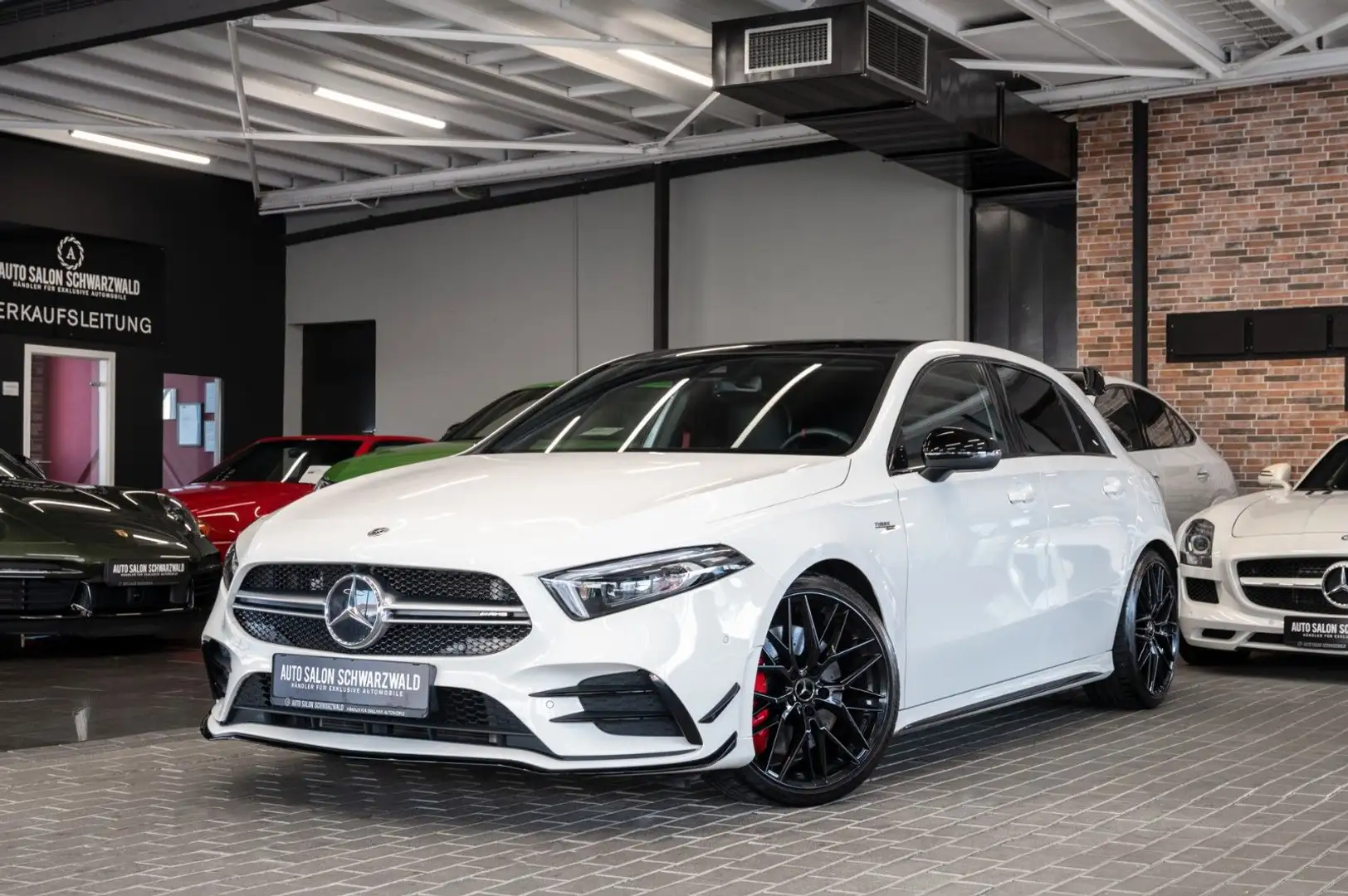 Mercedes-Benz A 35 AMG A35 AMG 4Matic|AERO-KIT|NIGHT-PAKET|PANO|NAVI Blanc - 1