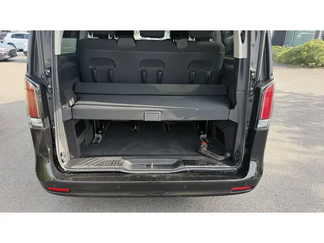 Mercedes-Benz V 300 view 8