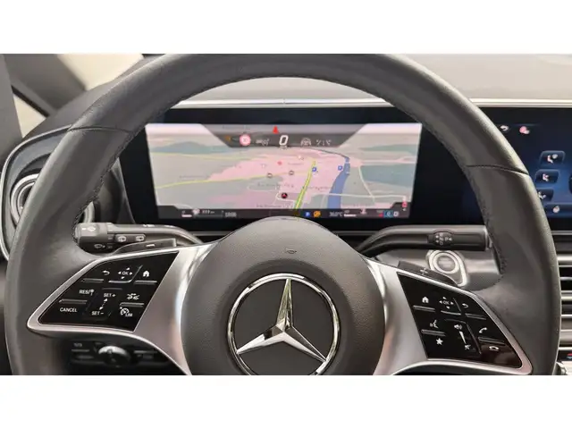 Mercedes-Benz V 300 view 15