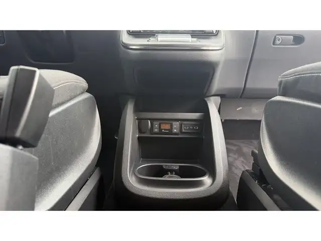 Mercedes-Benz V 300 view 13