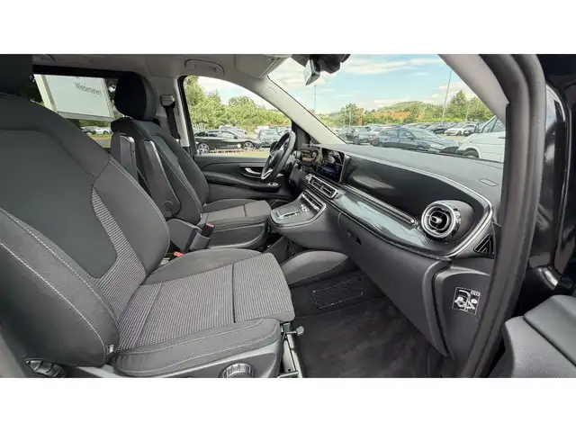 Mercedes-Benz V 300 view 10