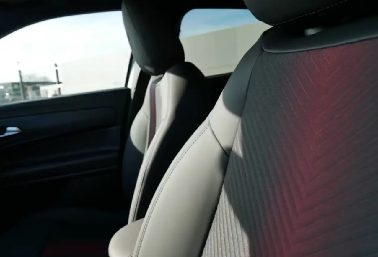 Alfa Romeo Junior 2025 — фото 12