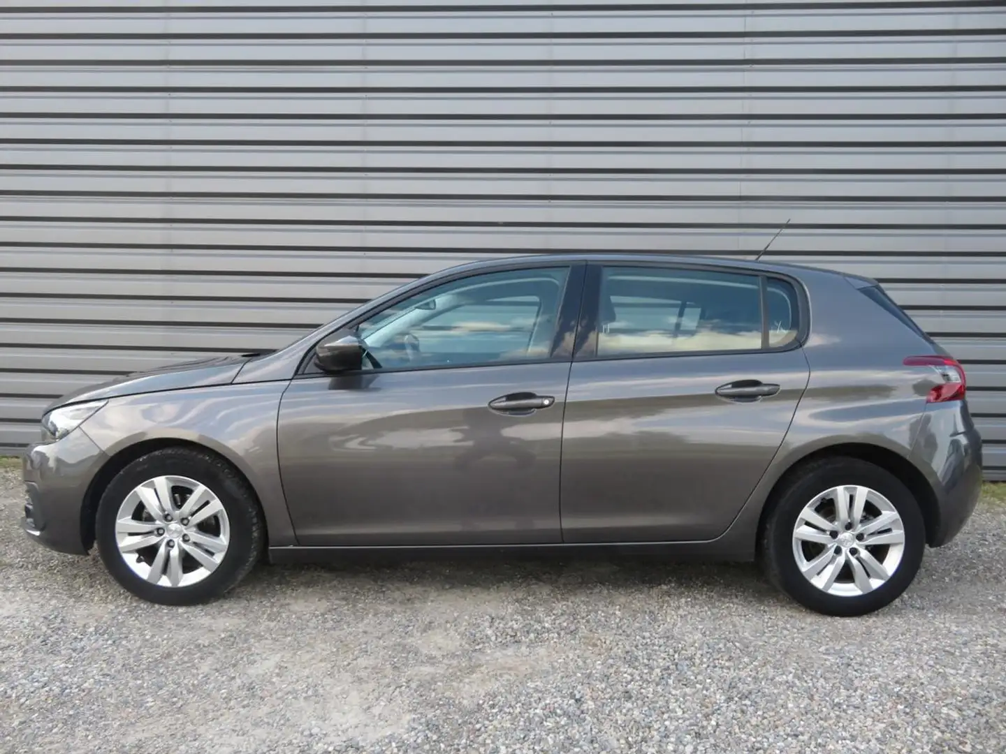 Peugeot 308 1.2i PureTech 12V S\u0026S - 110  II 2013 BERLINE  Gris - 2