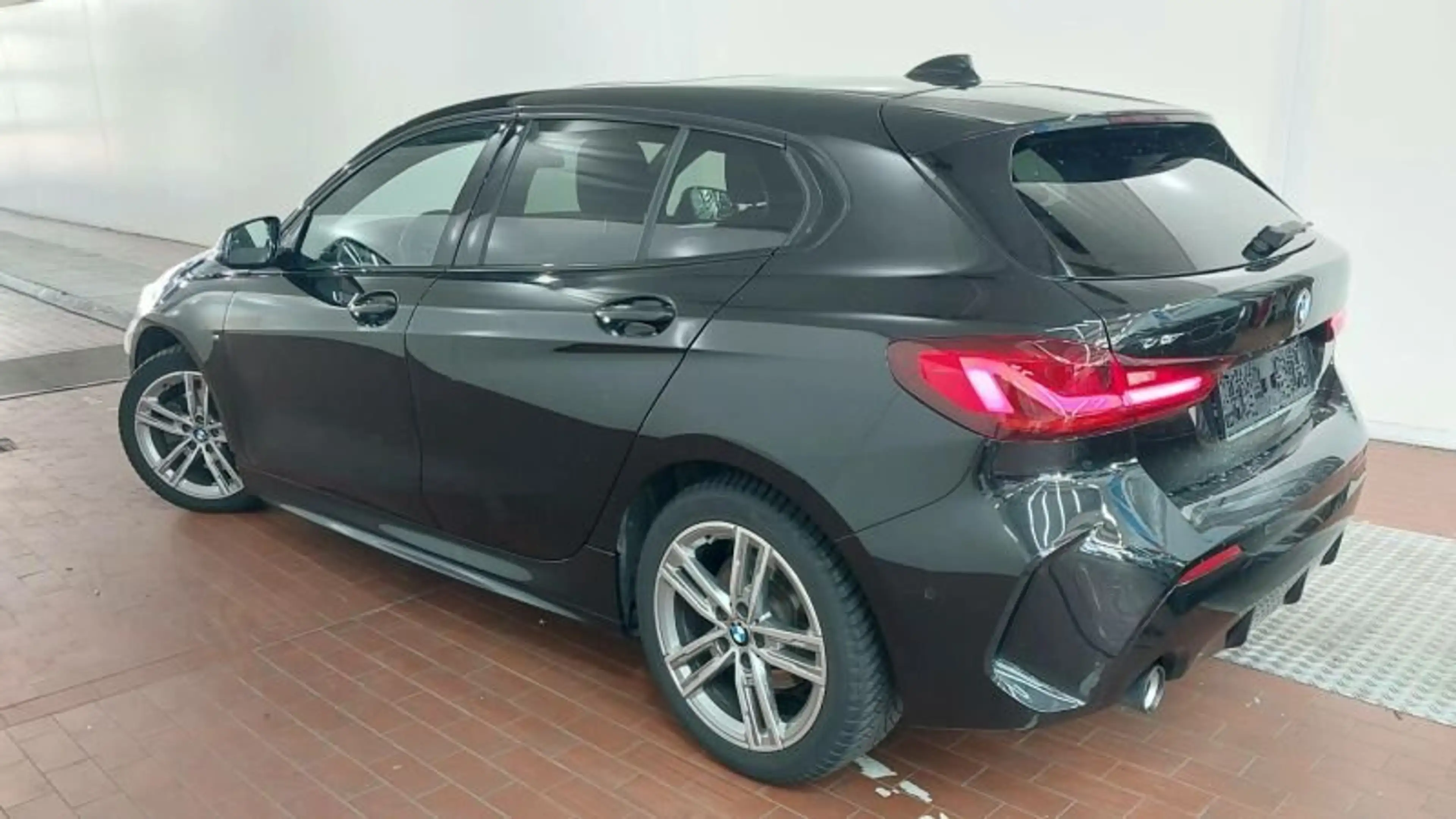 BMW 118 i M Sport DKG LiveCockpit LED Parkassist DAB — photo 4