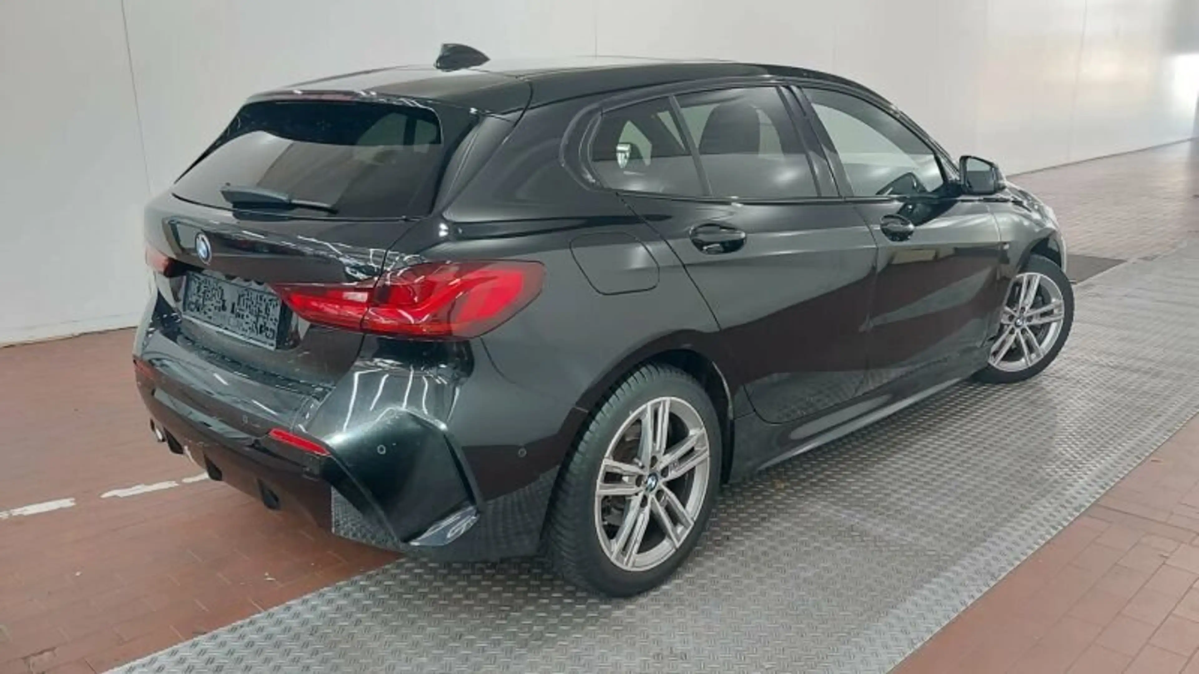 BMW 118 i M Sport DKG LiveCockpit LED Parkassist DAB — photo 5