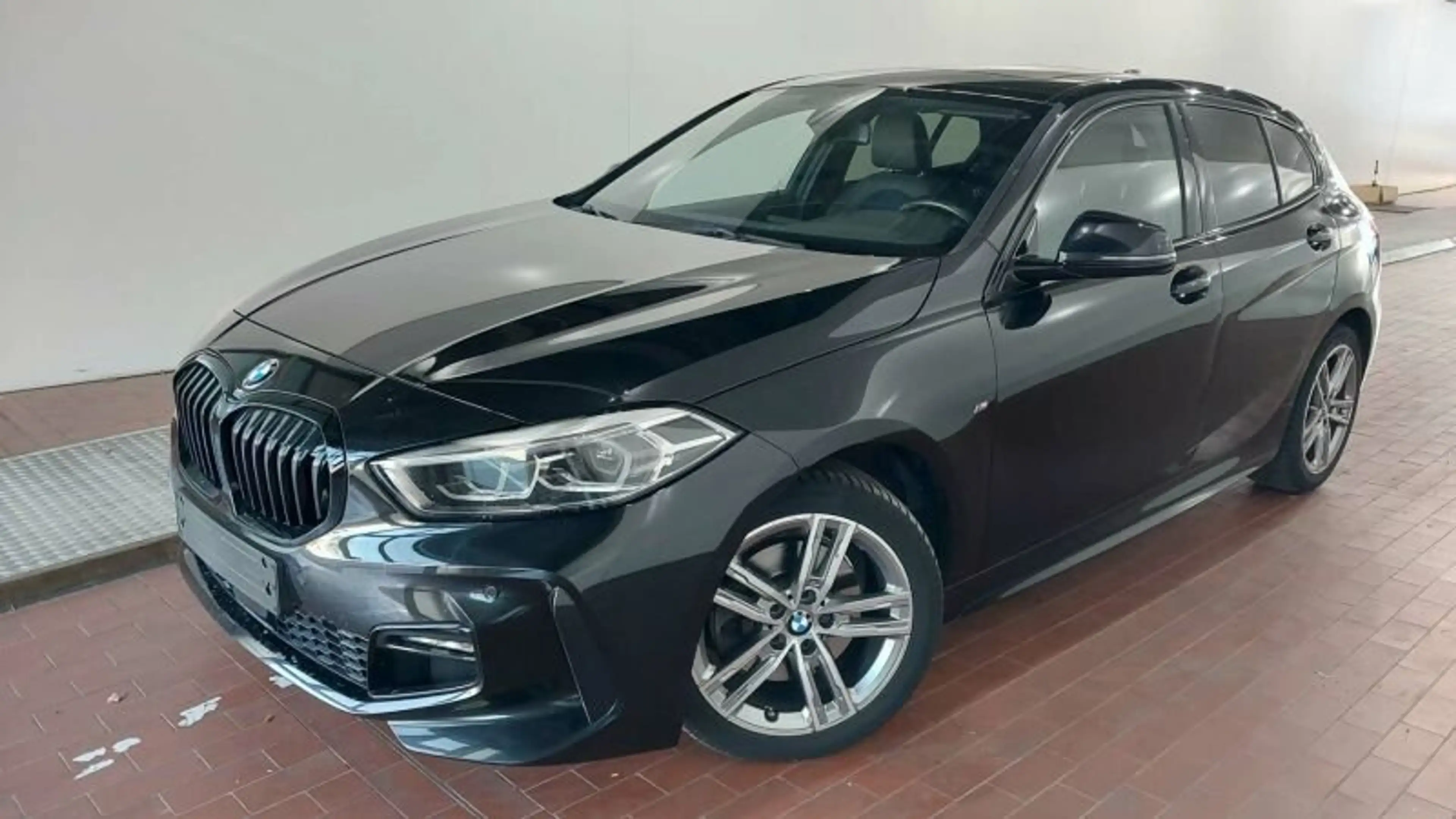BMW 118 i M Sport DKG LiveCockpit LED Parkassist DAB — photo 2