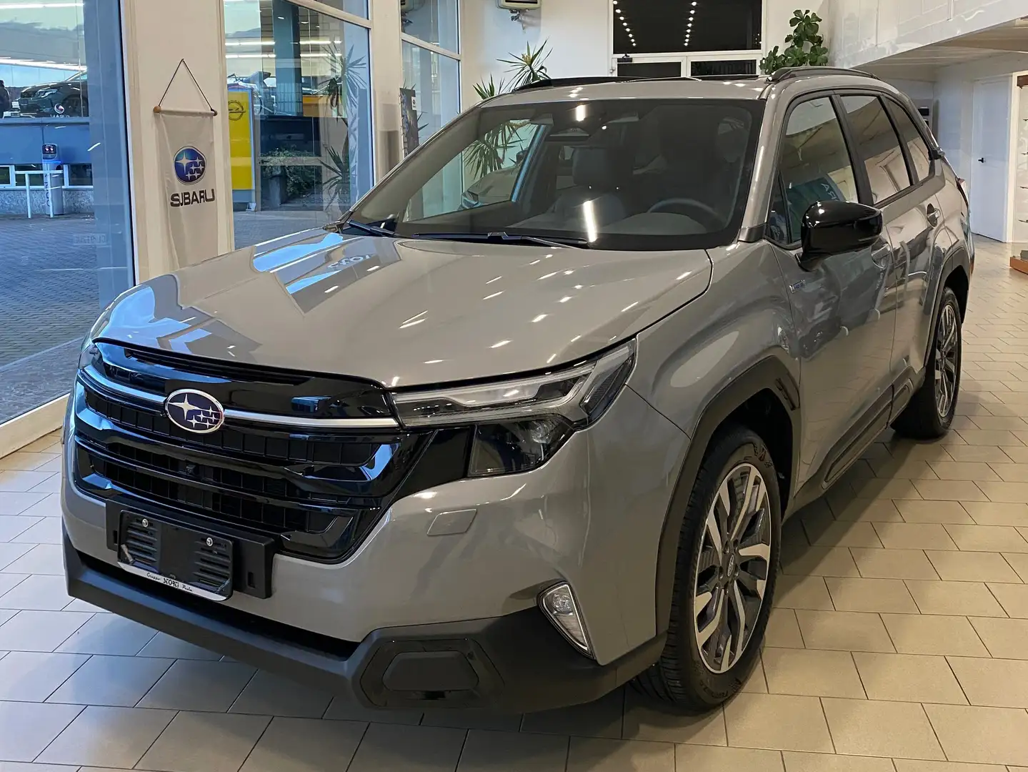 Subaru Forester premium Gris - 1