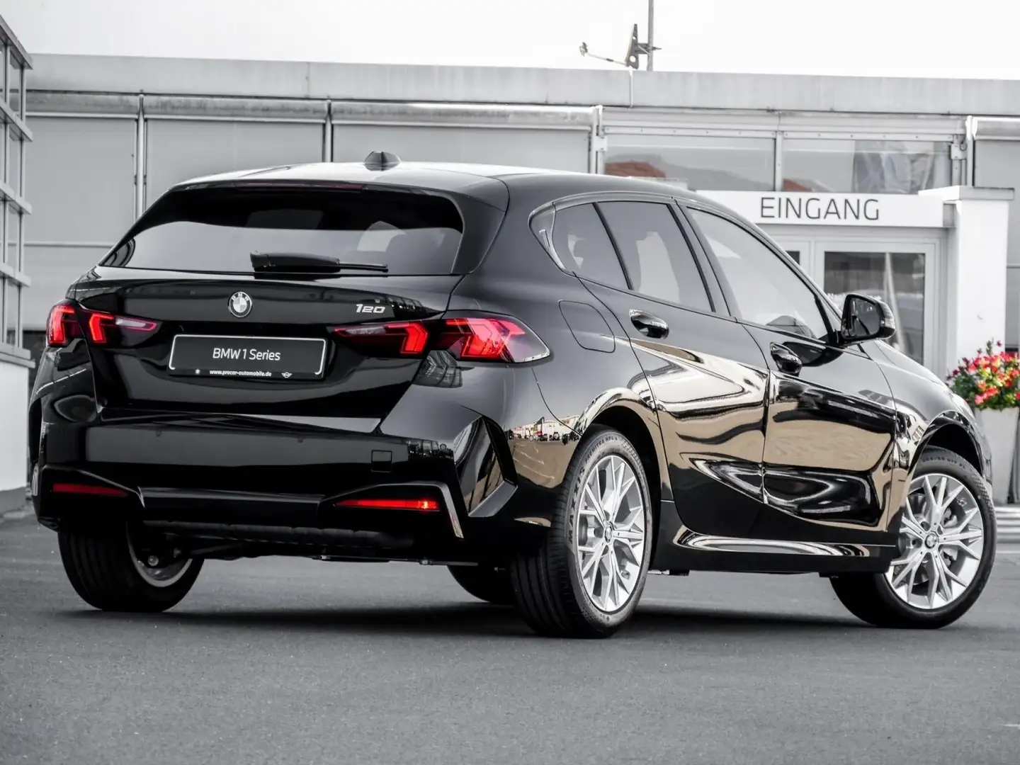 BMW 120 17" DA Navi LED RFK Komfortzg. Parkassistent Shz u Noir - 2