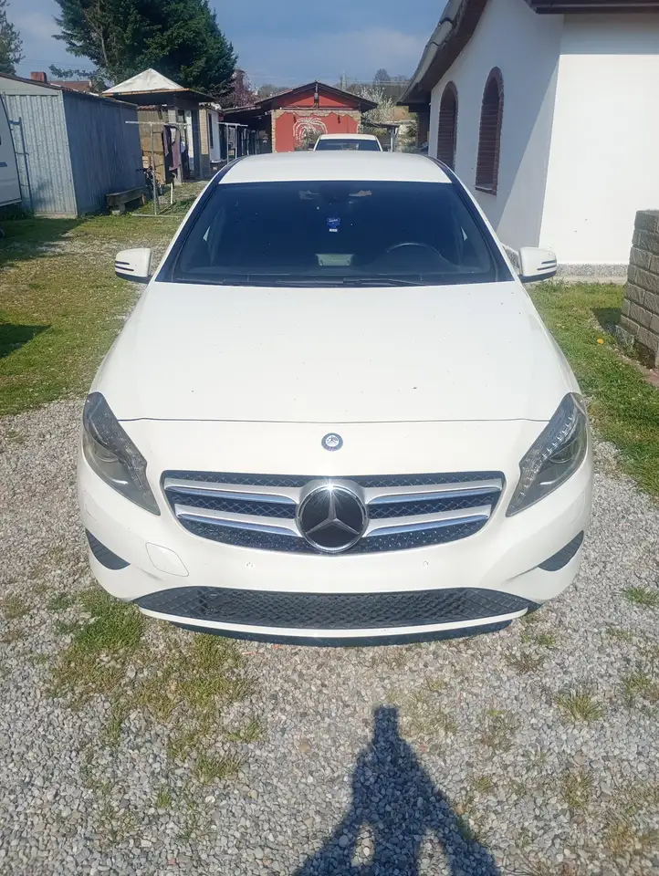 Mercedes-Benz 200