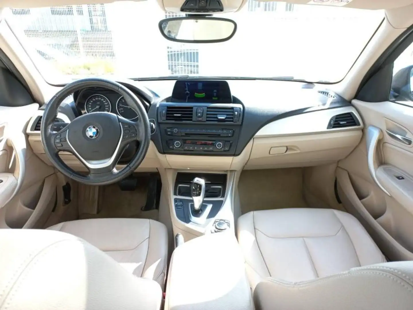 BMW 116 116iA 136ch Lounge Plus 5p Gris - 2