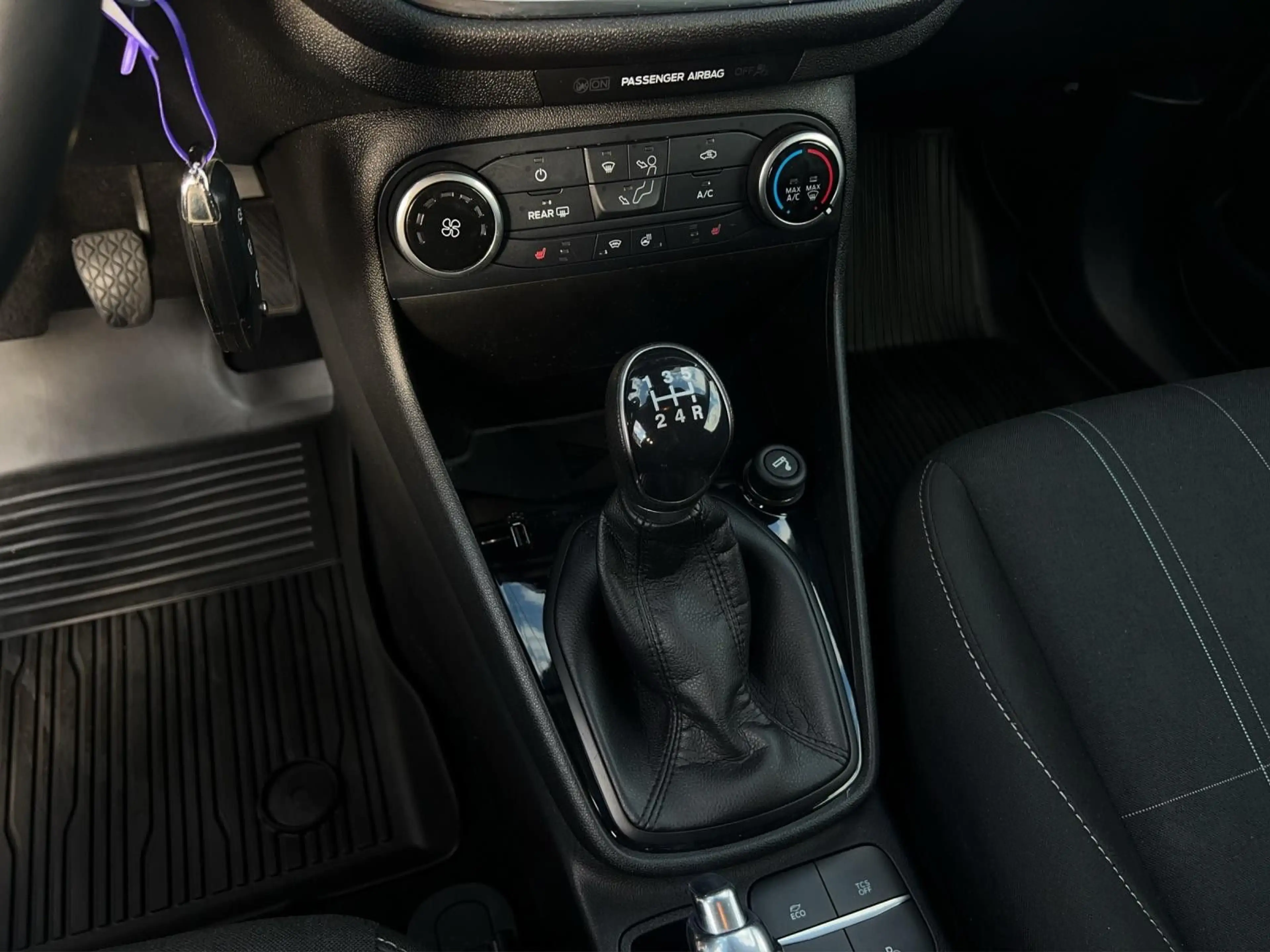 Ford Fiesta Cool & Connect 1.1 SERVICE NEU — photo 4