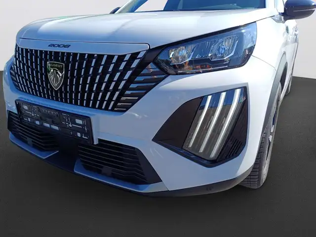 Peugeot 2008 view 9
