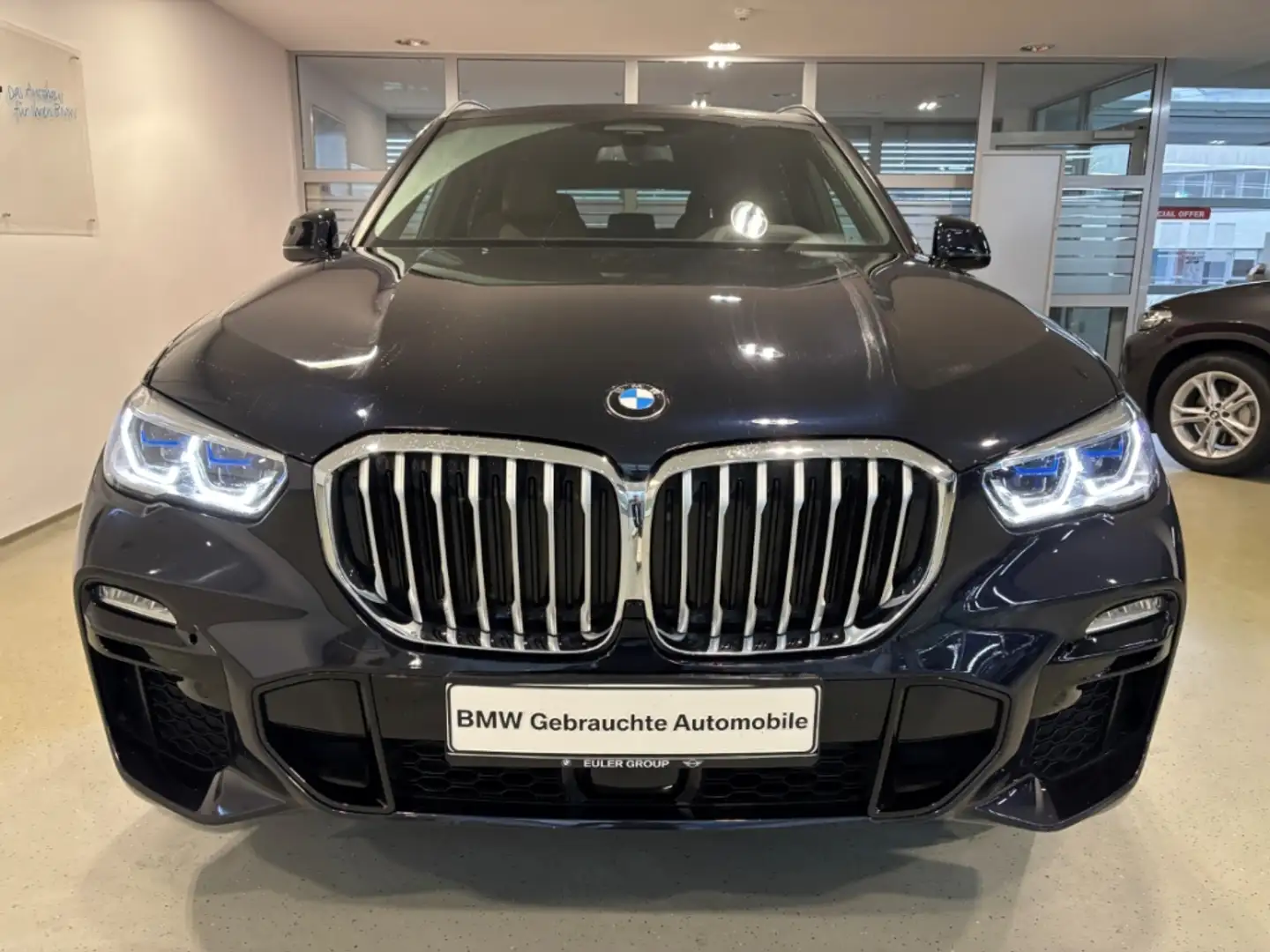 BMW X5 xDrive 30d M Sportpaket HUD StandHZG AHK Pano Navi Schwarz - 2
