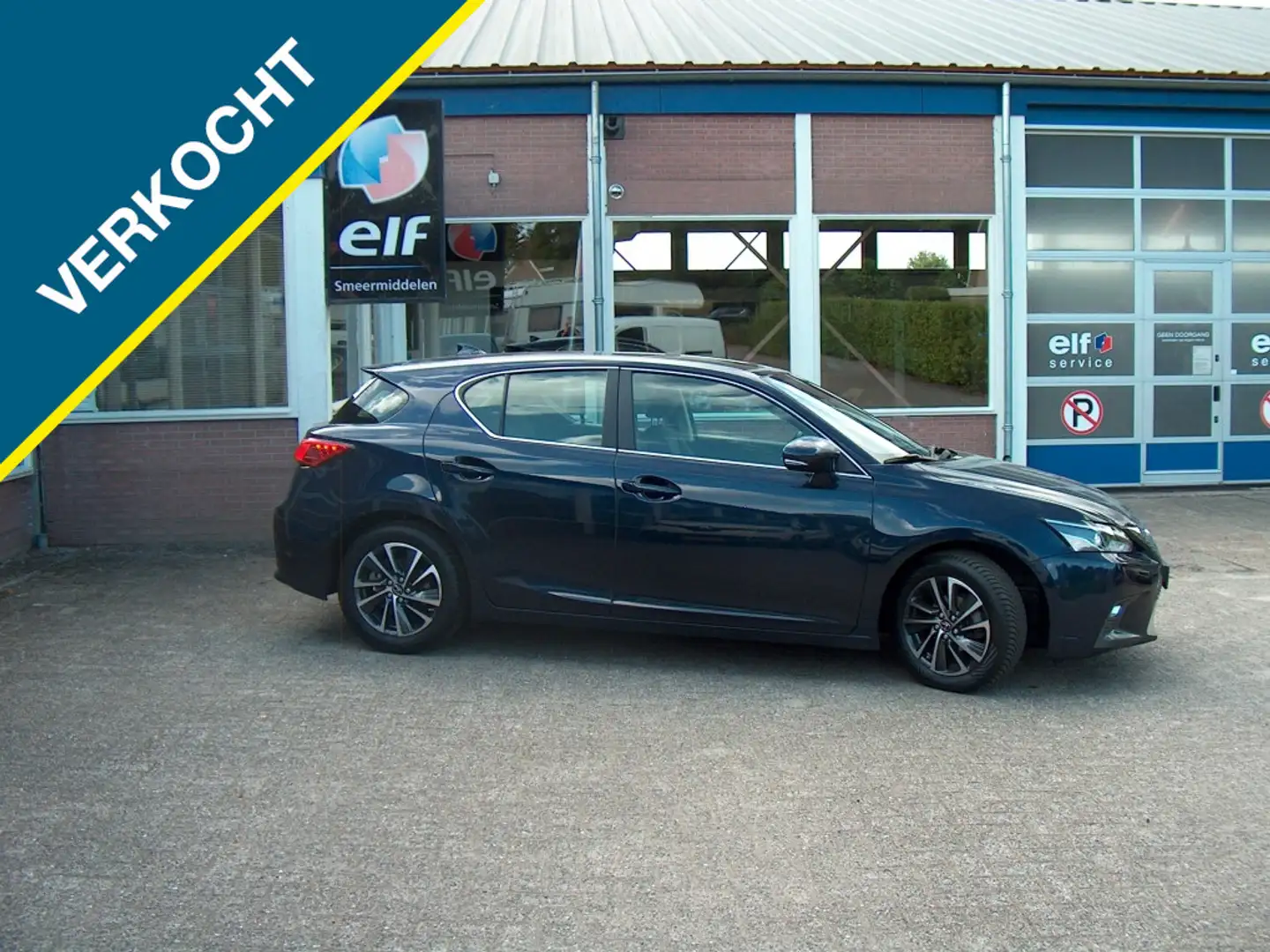 Lexus CT 200h Ultimate Edit. Bleu - 2