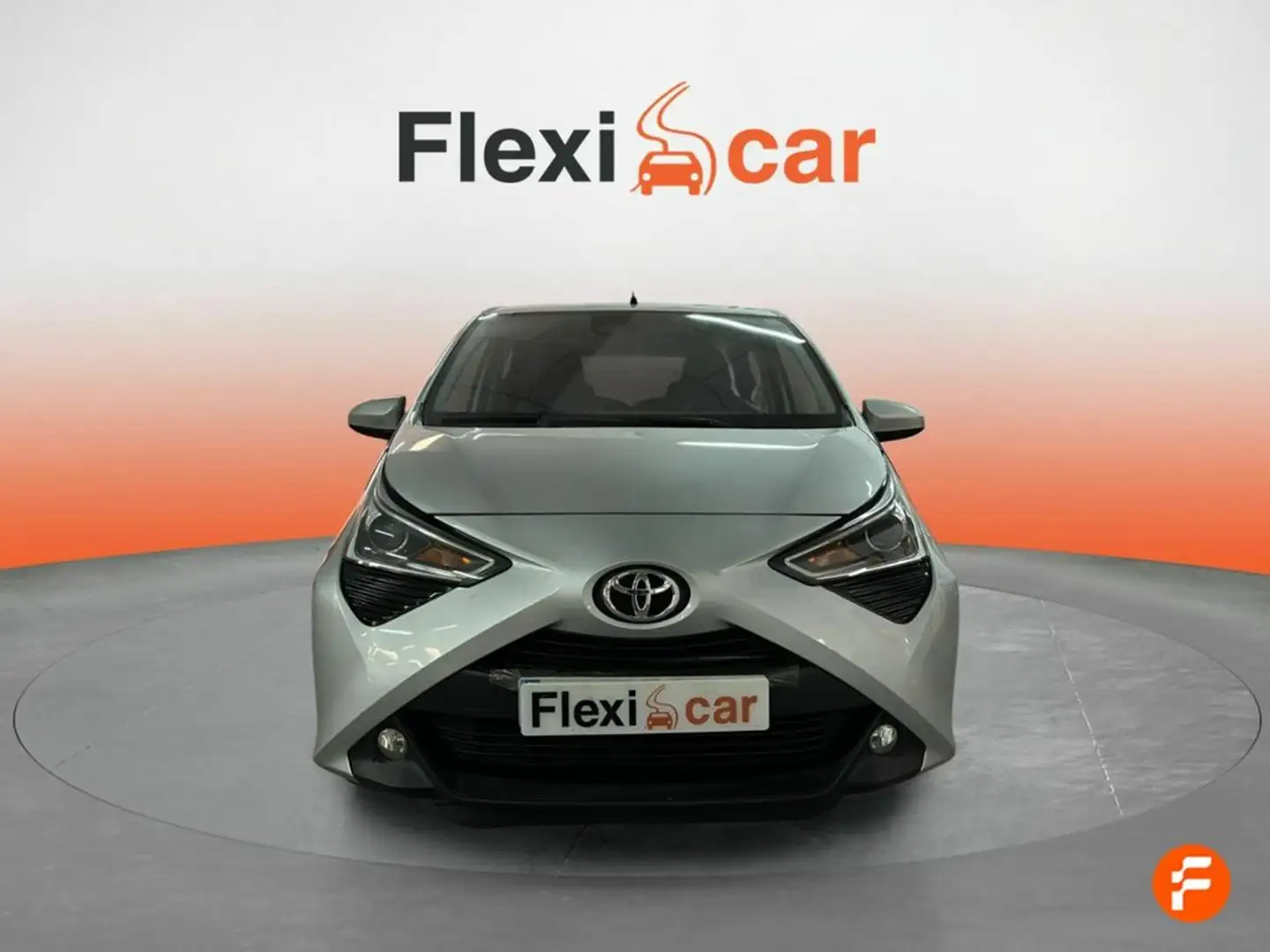 Toyota Aygo 70 x-play Amarillo - 2