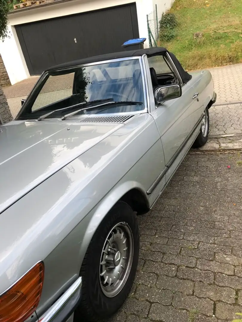 Mercedes-Benz 280 Cabrio srebrna - 2