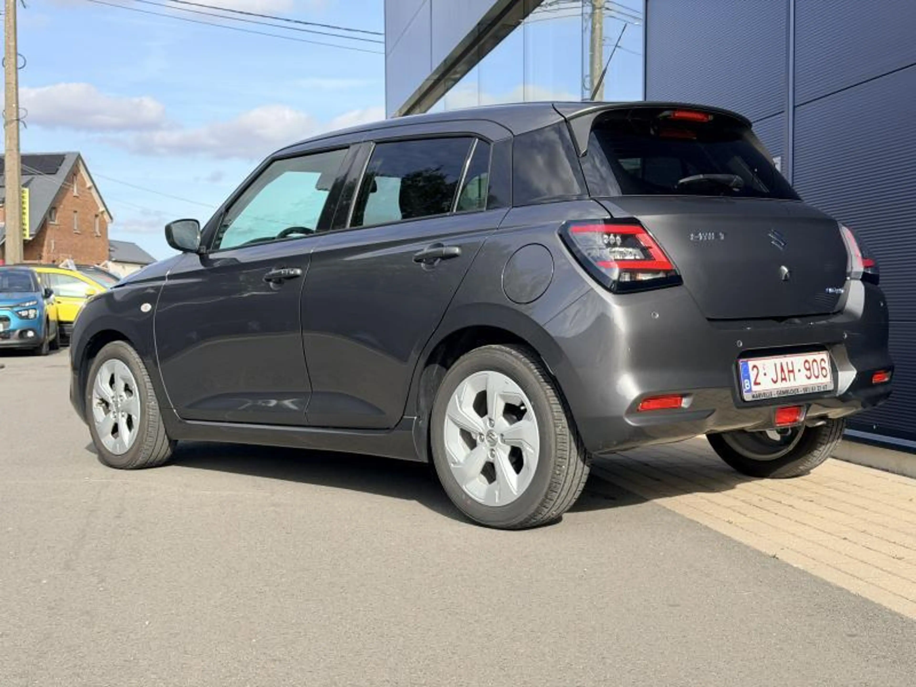 Suzuki Swift GL+ - 6398Km - Véhicule de Direction — photo 3