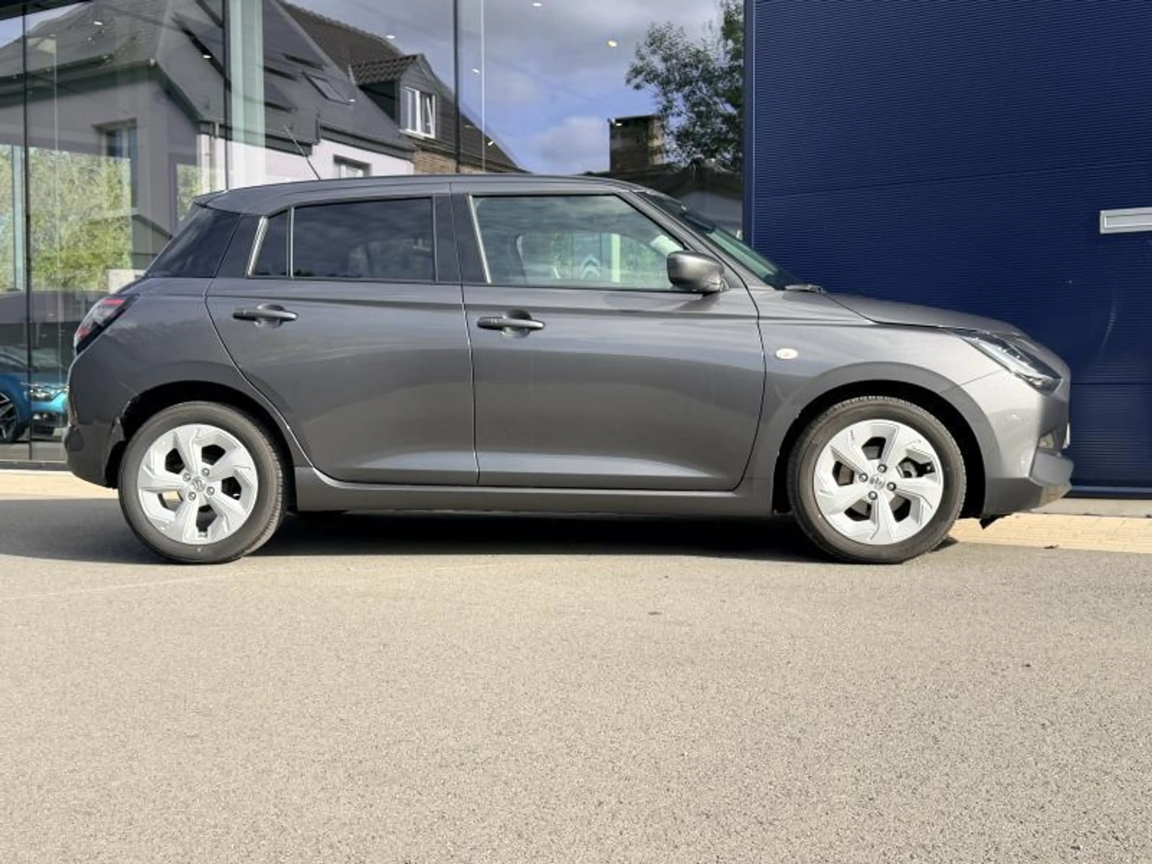 Suzuki Swift GL+ - 6398Km - Véhicule de Direction — photo 5
