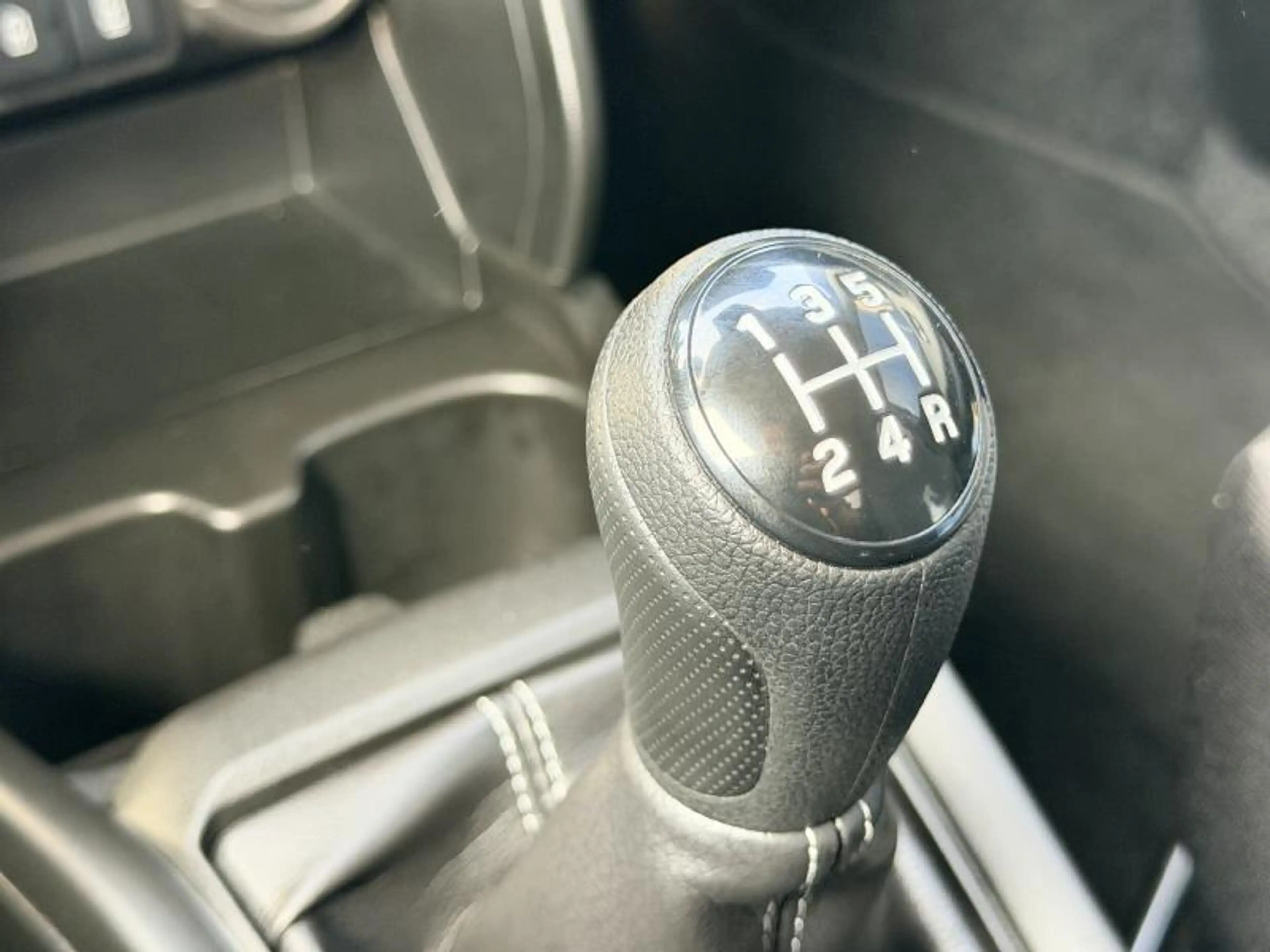 Suzuki Swift GL+ - 6398Km - Véhicule de Direction — photo 9