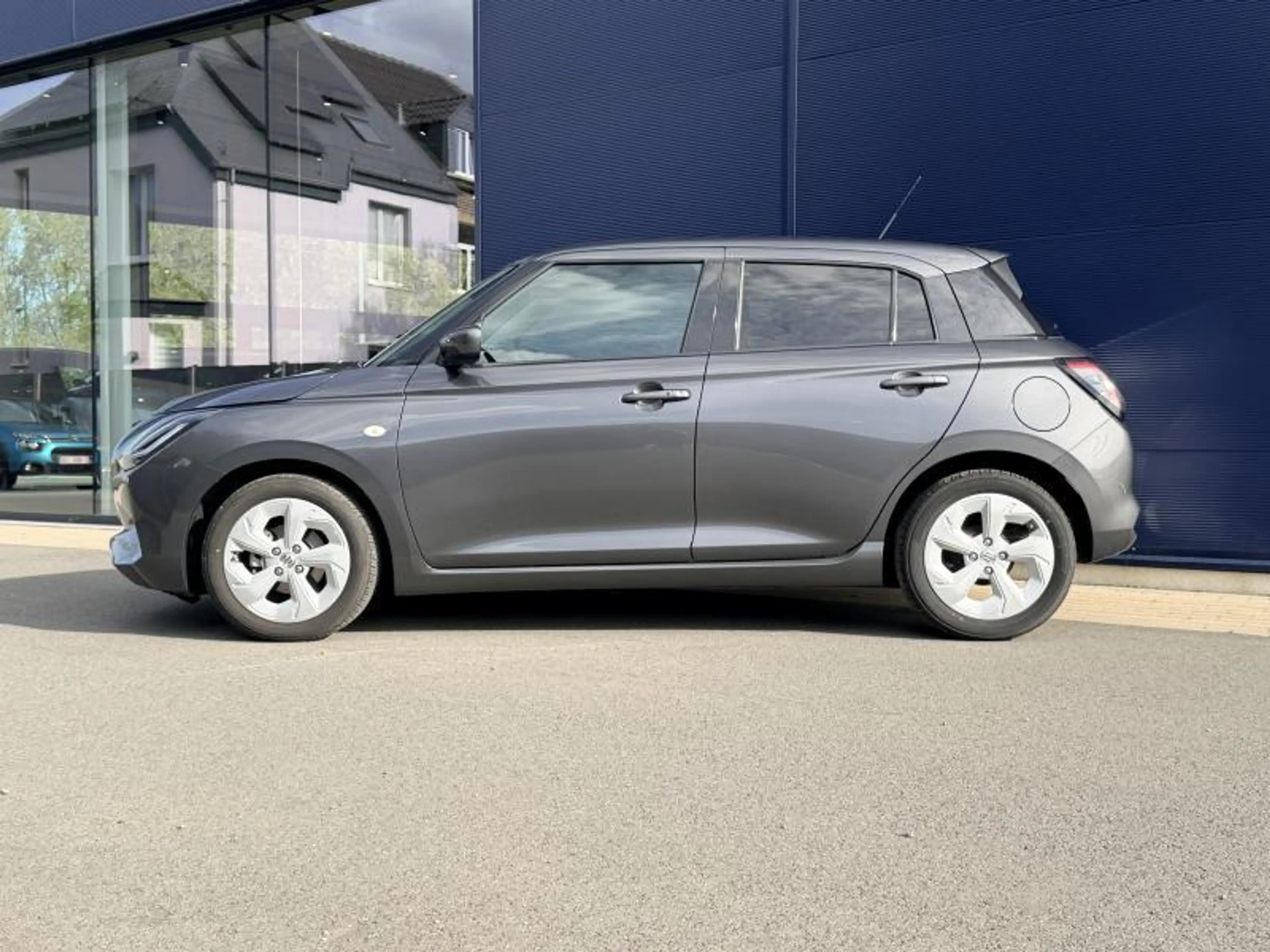 Suzuki Swift GL+ - 6398Km - Véhicule de Direction — photo 2