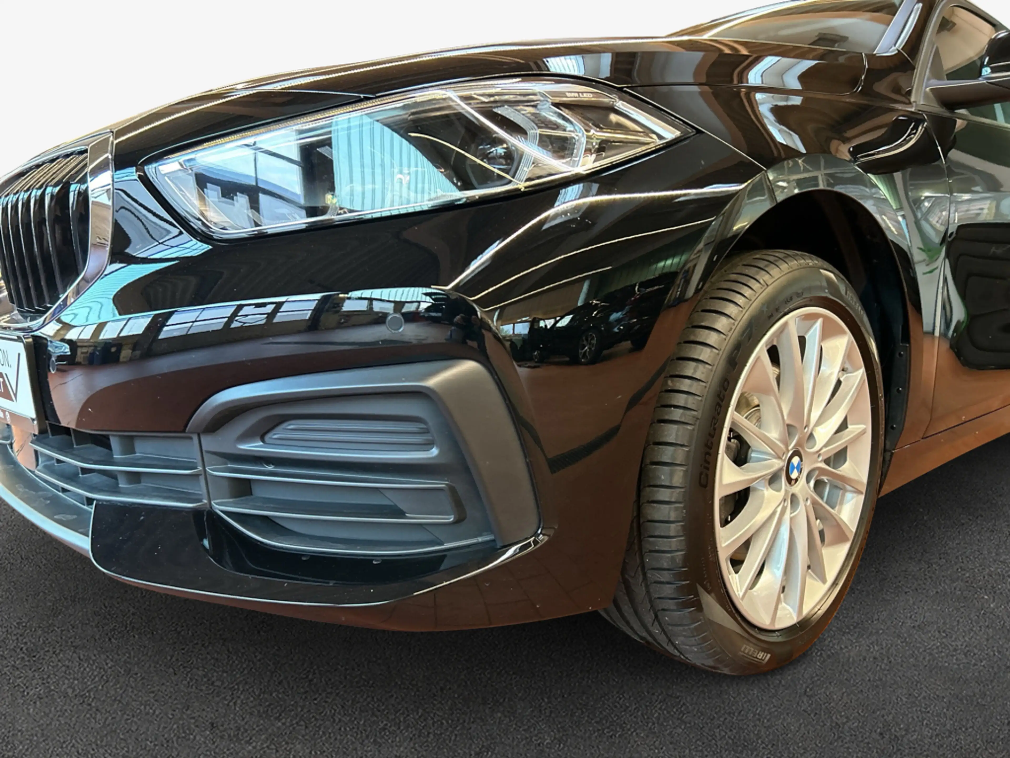 BMW 118 i Advantage LED NAV PDC SHZ — photo 7