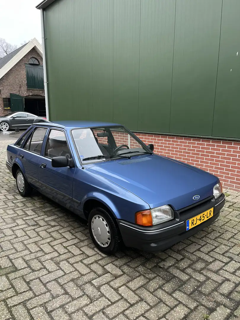 Ford Escort 1.3 CL Blauw - 1