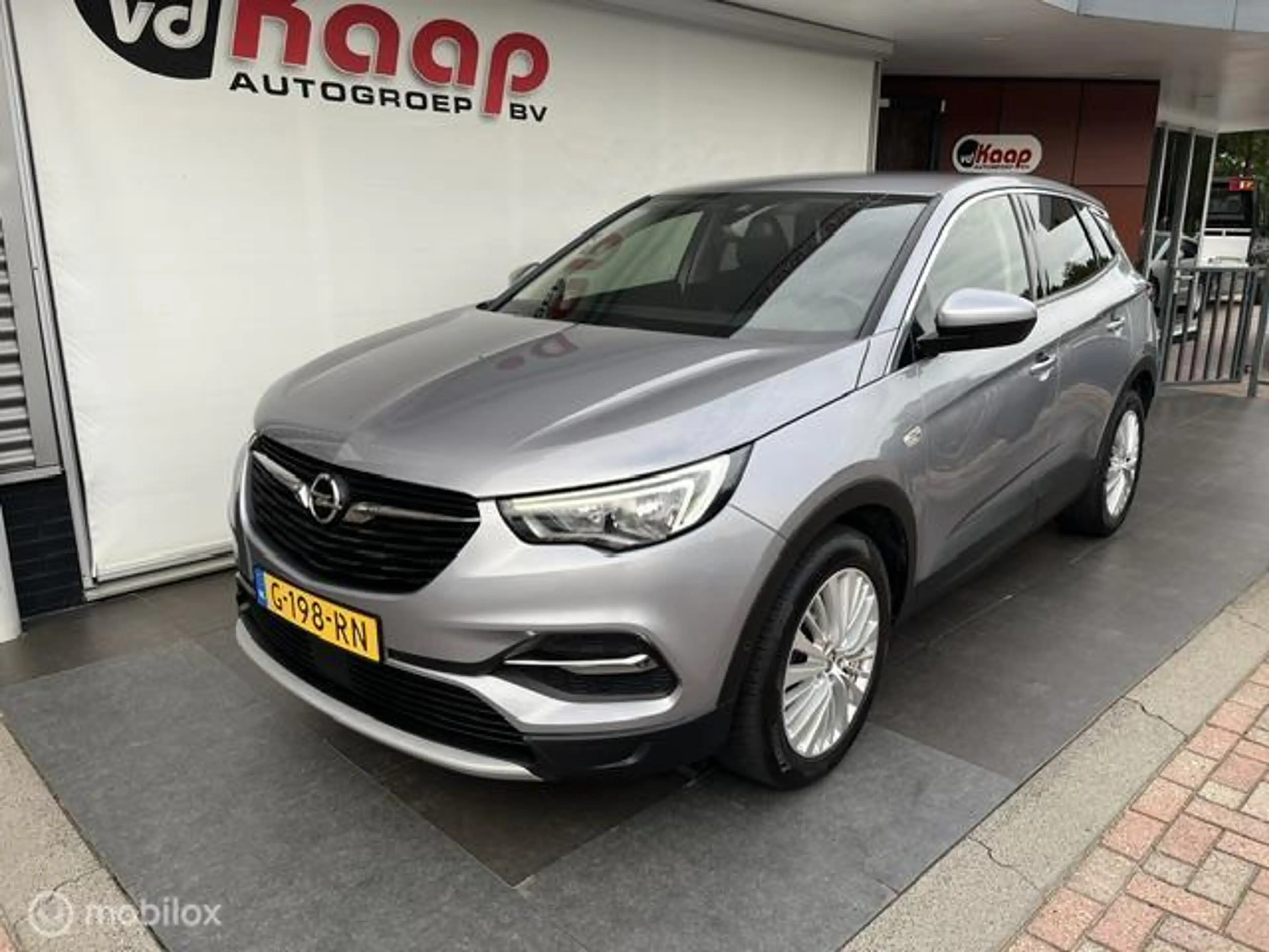Opel Grandland X 1.2 Turbo Business Executive — photo 2