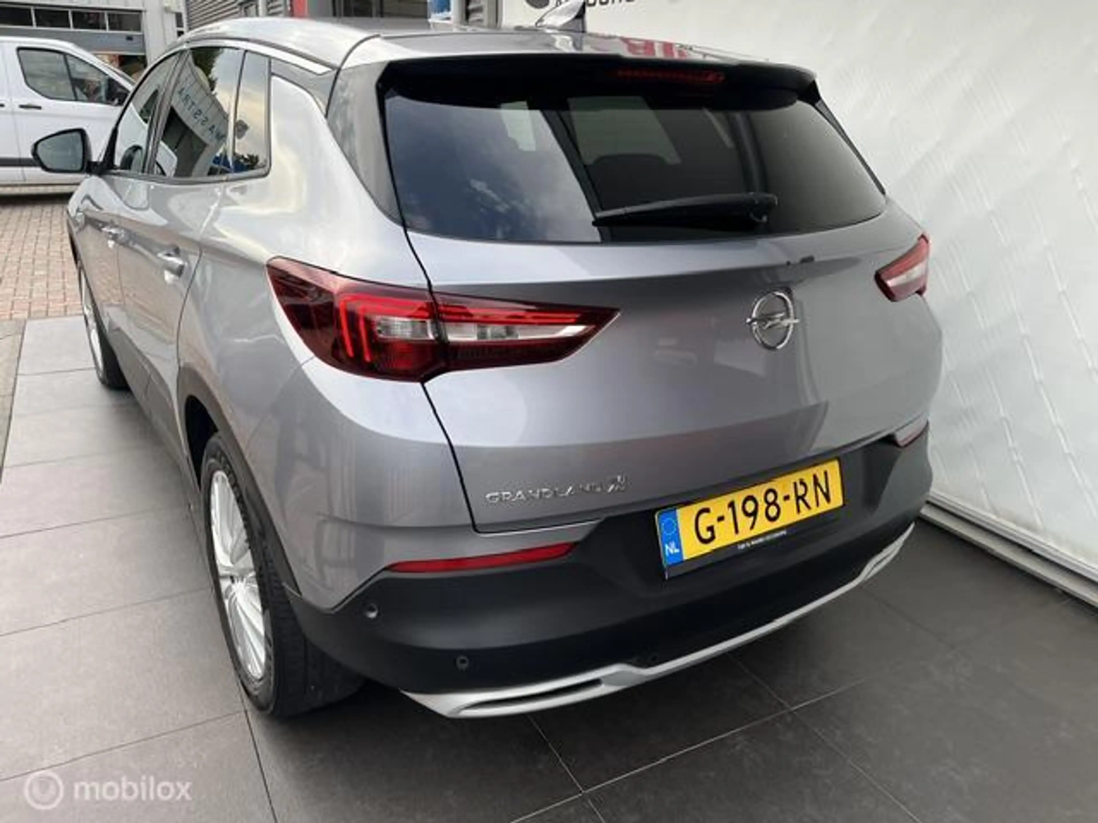 Opel Grandland X 1.2 Turbo Business Executive — photo 4