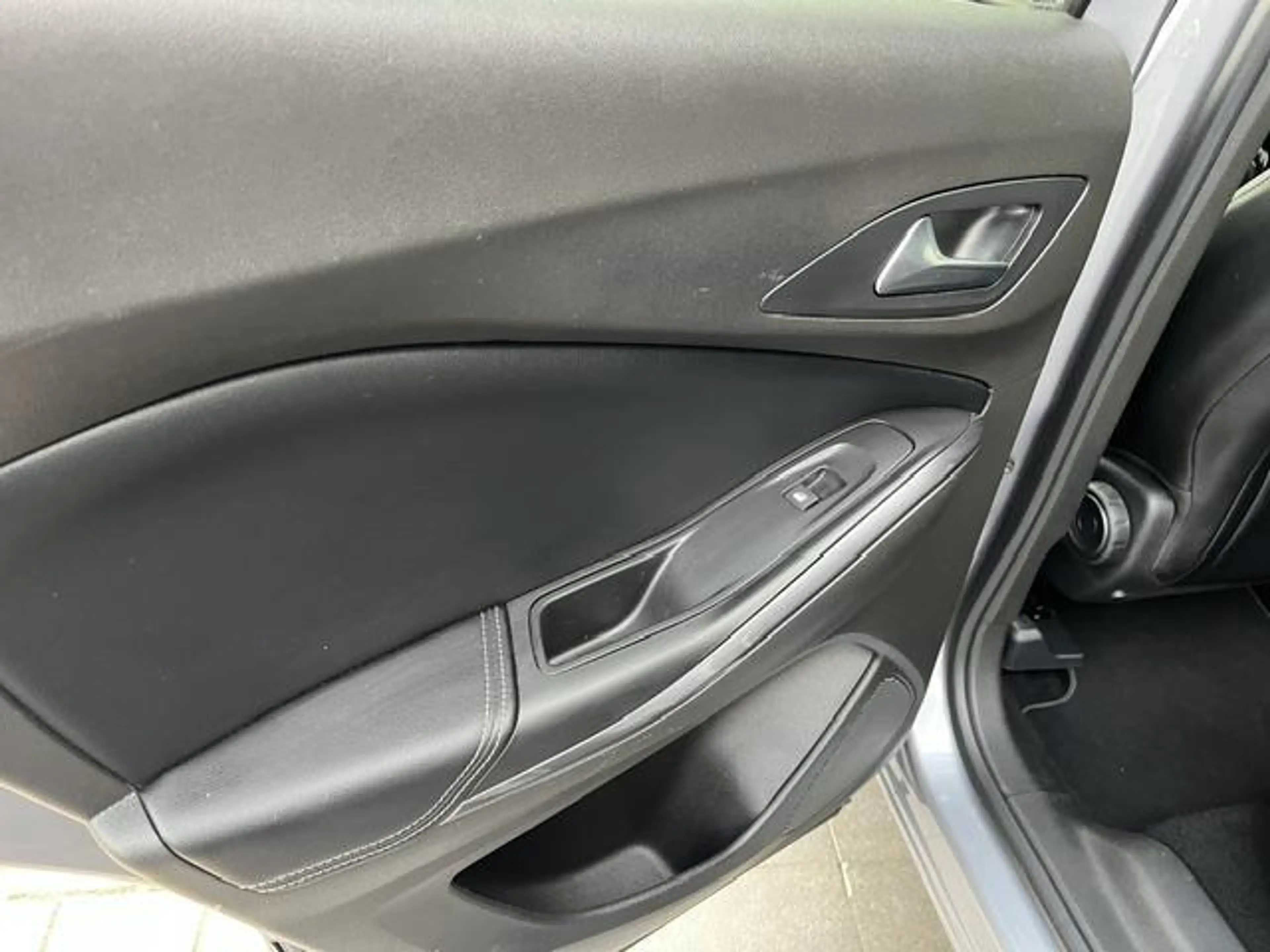 Opel Grandland X 1.2 Turbo Business Executive — photo 8