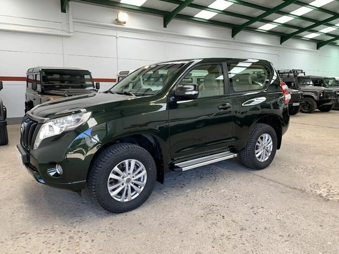 Toyota Land Cruiser D-4D VX Green - 1