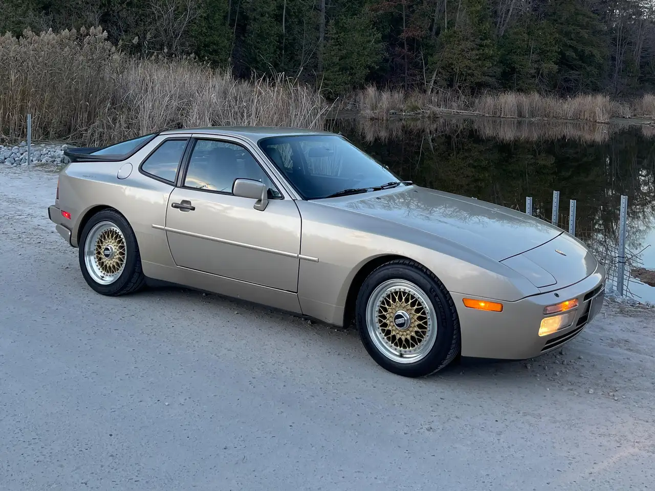 Porsche 944 снимка Porsche 944